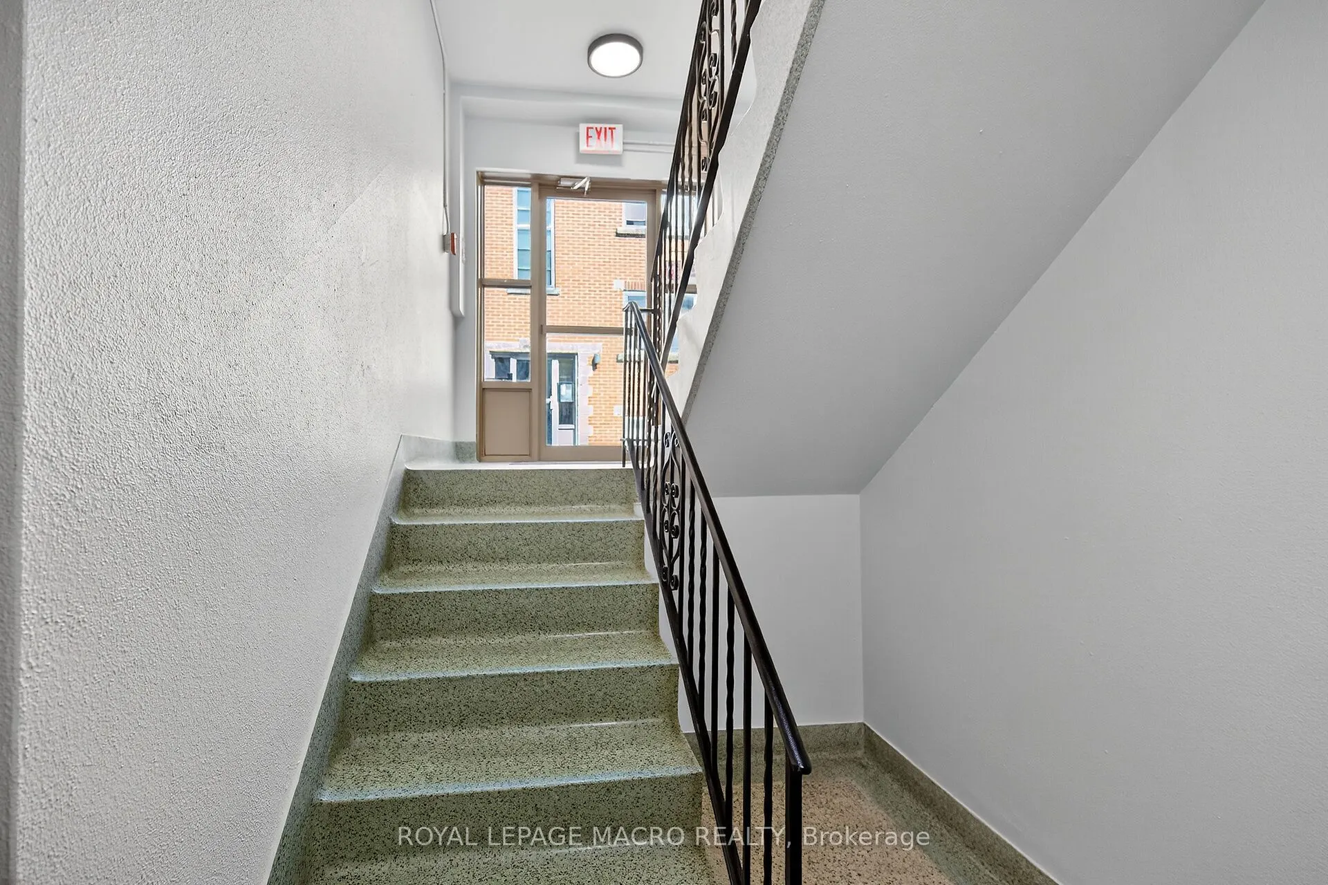 5 Applewood Avenue, #1
