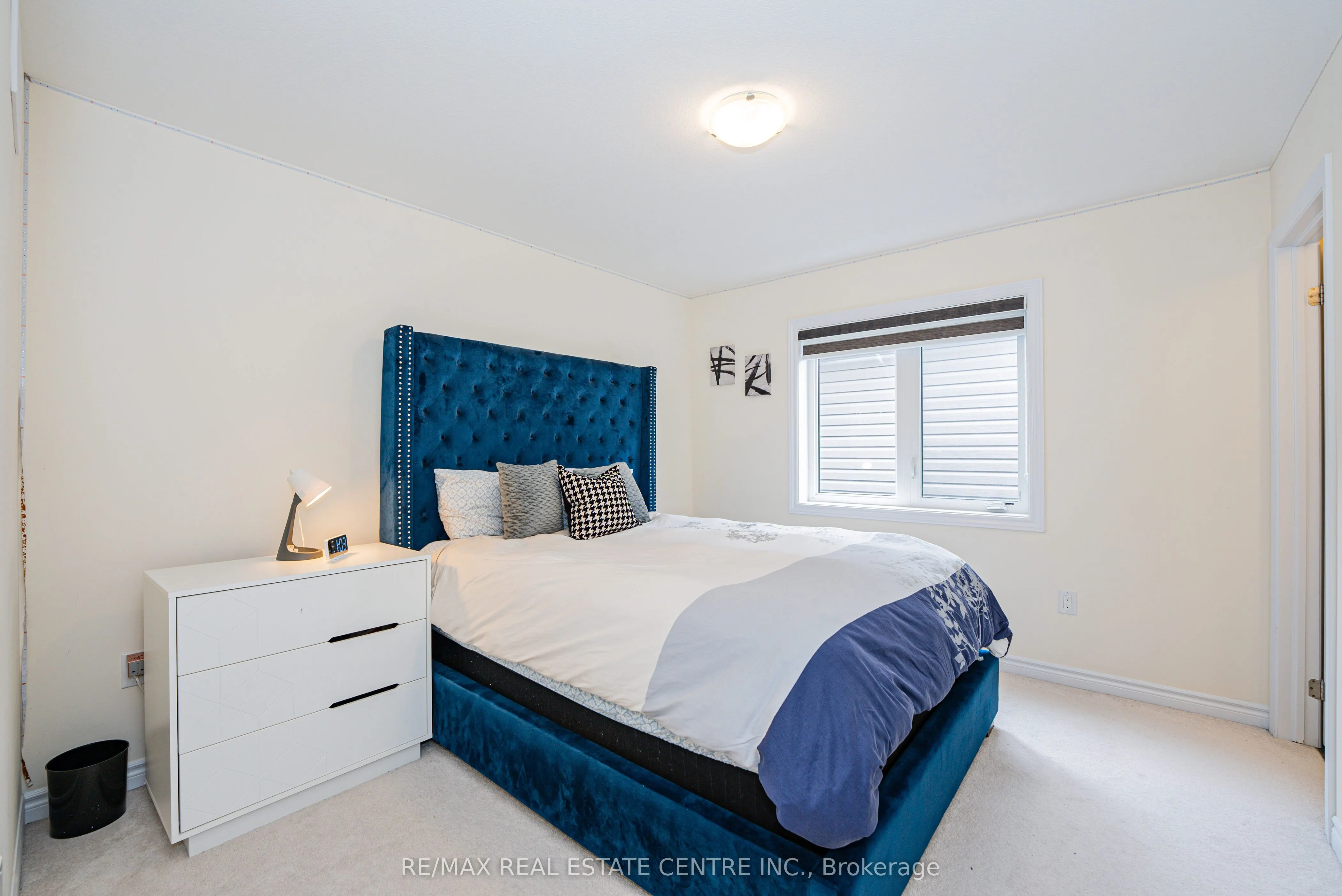 22 Oaktree Drive