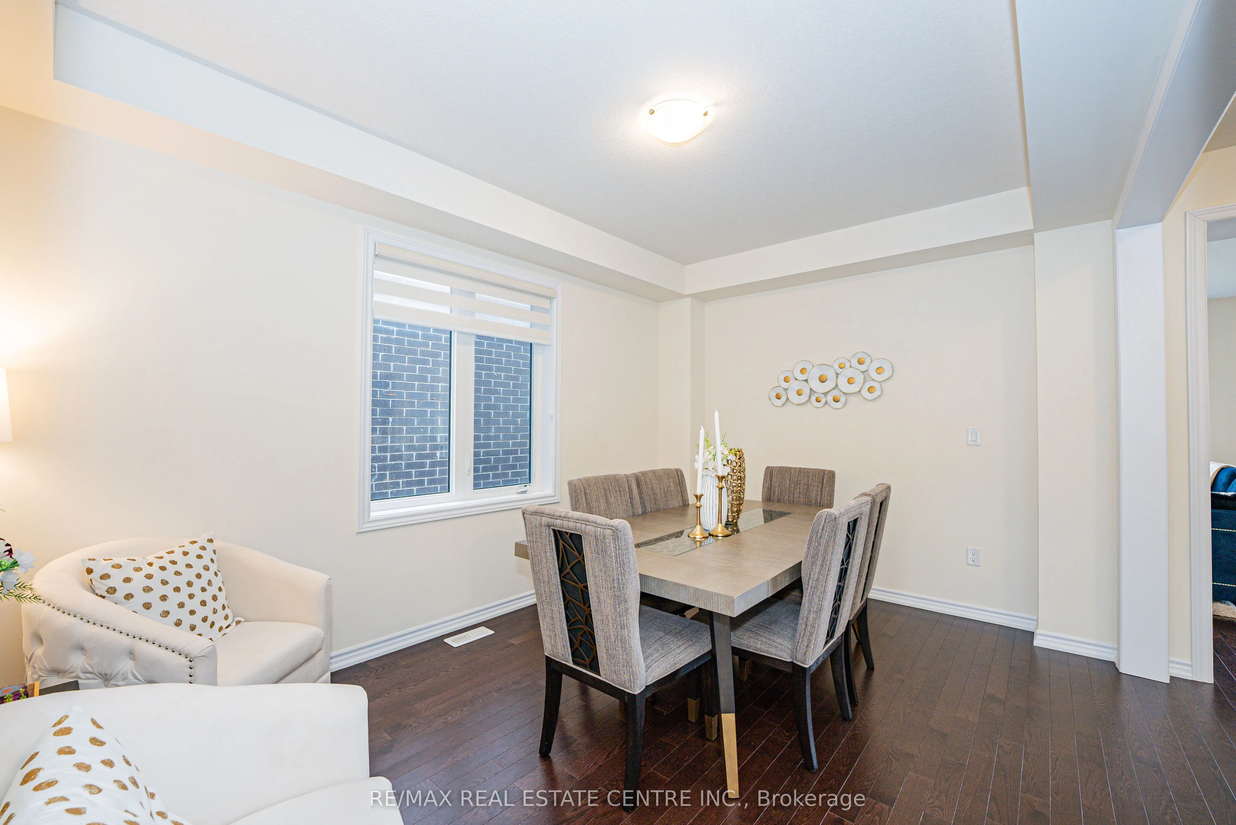 22 Oaktree Drive