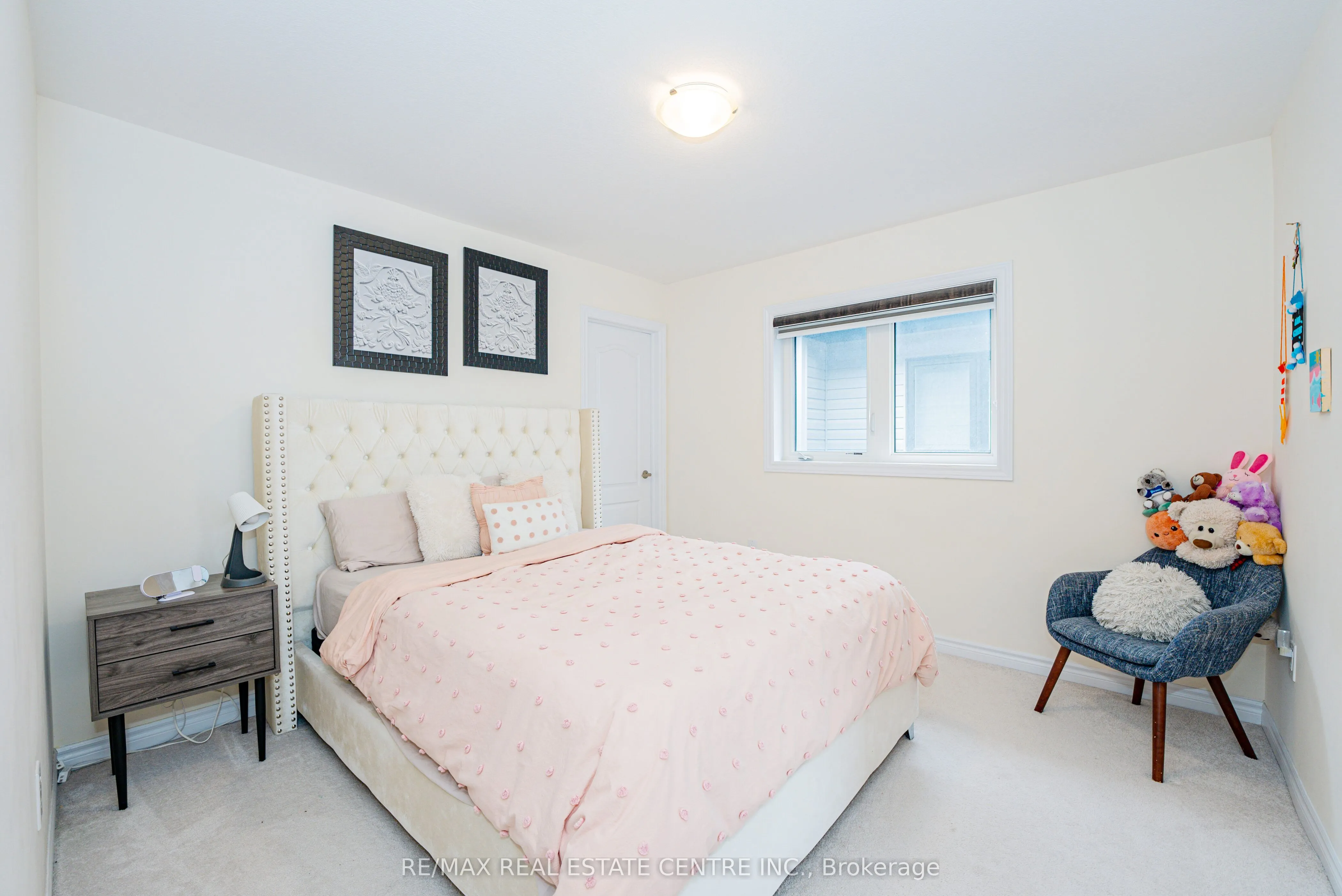 22 Oaktree Drive
