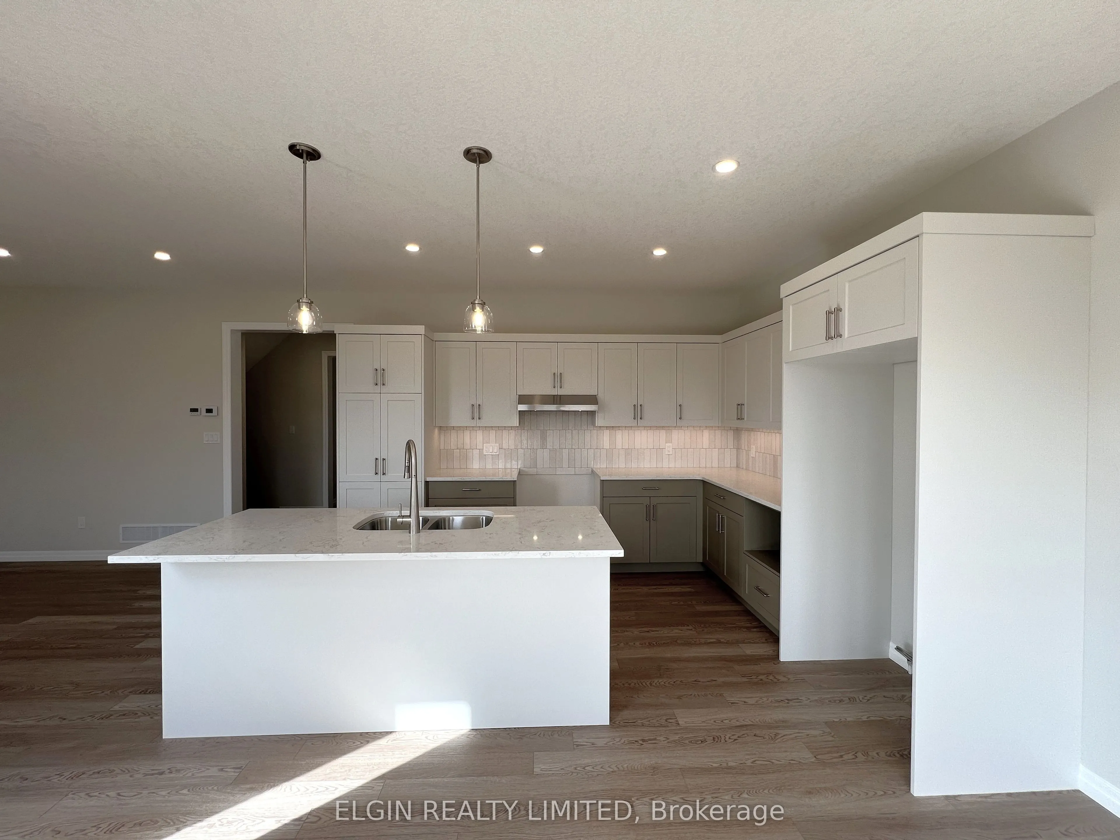 8 Horizon Court