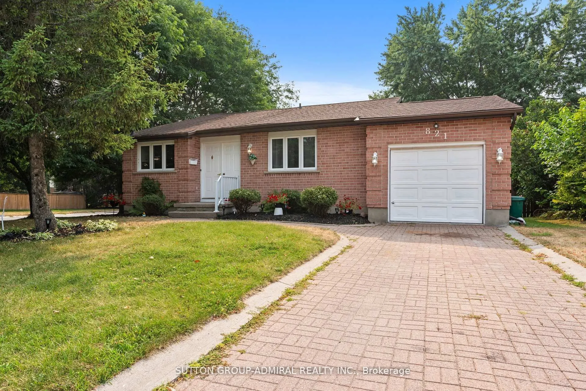 821 Bridle Path Crescent