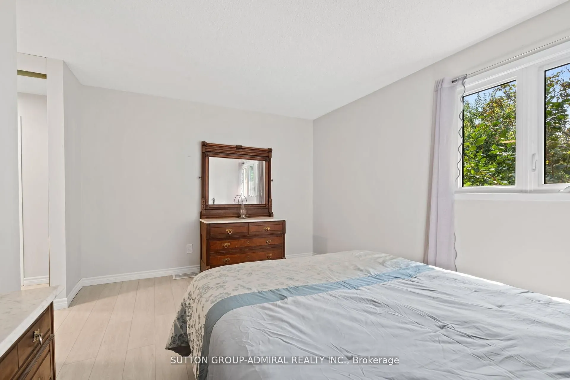 821 Bridle Path Crescent