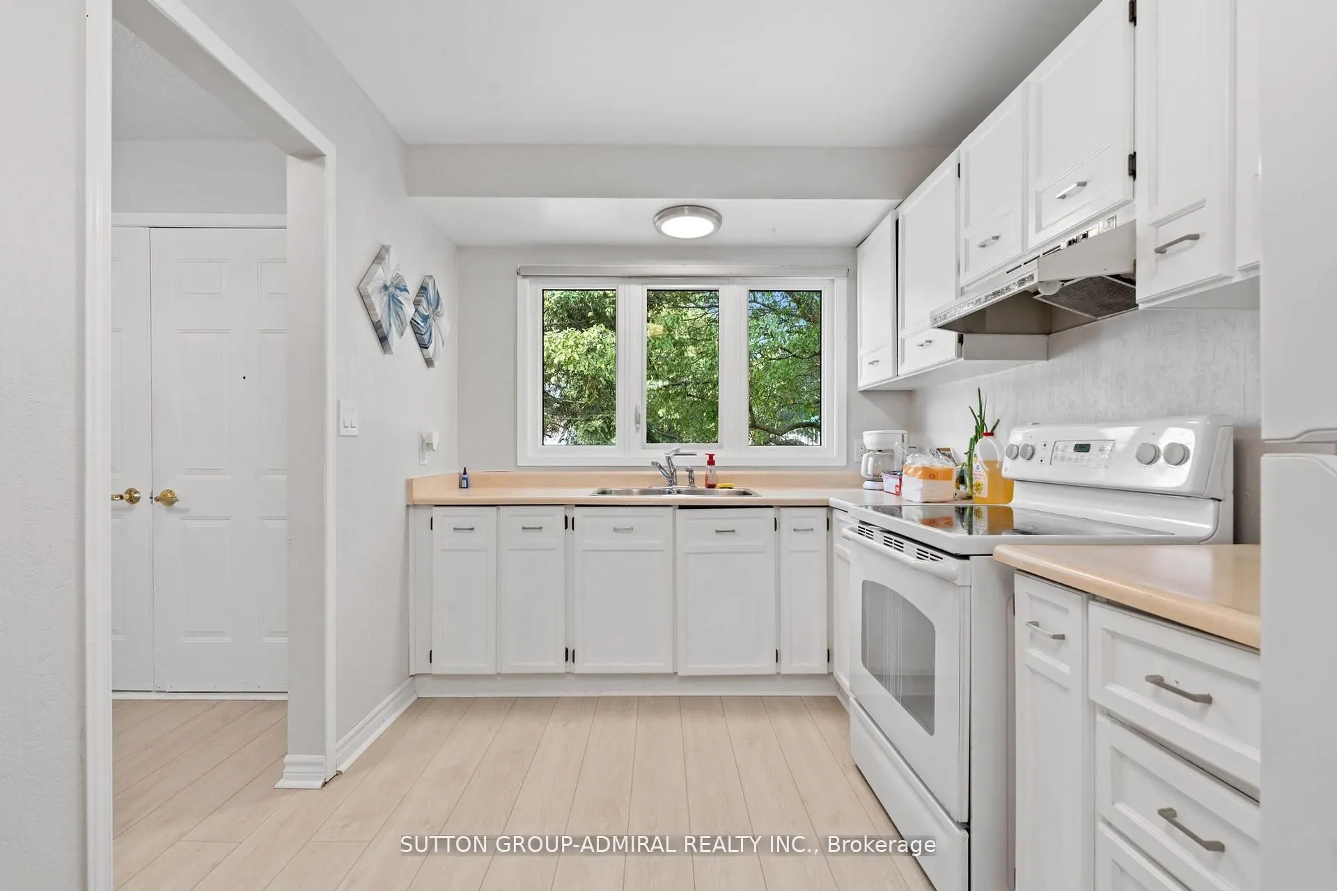 821 Bridle Path Crescent