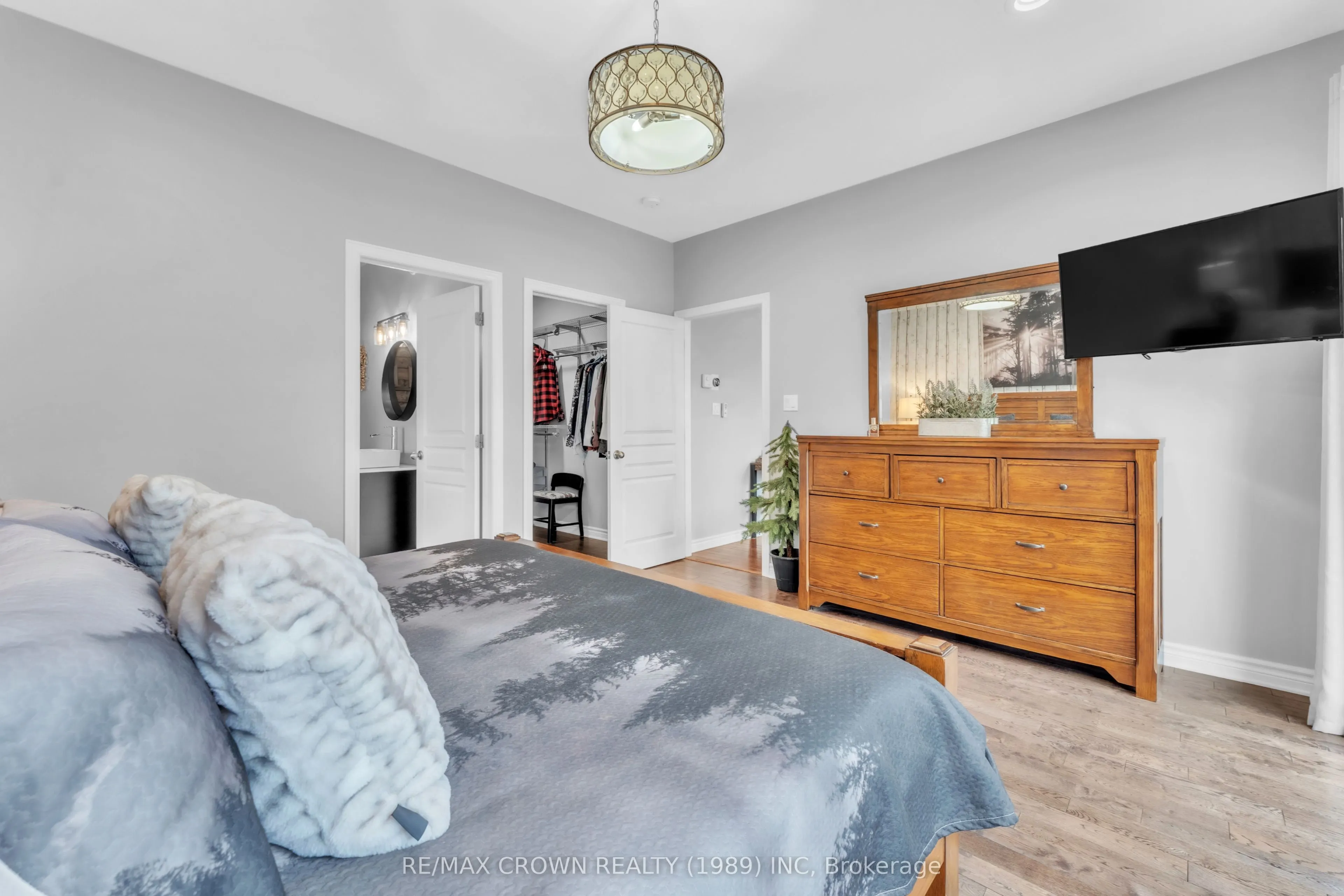 28 Maple Ridge Road
