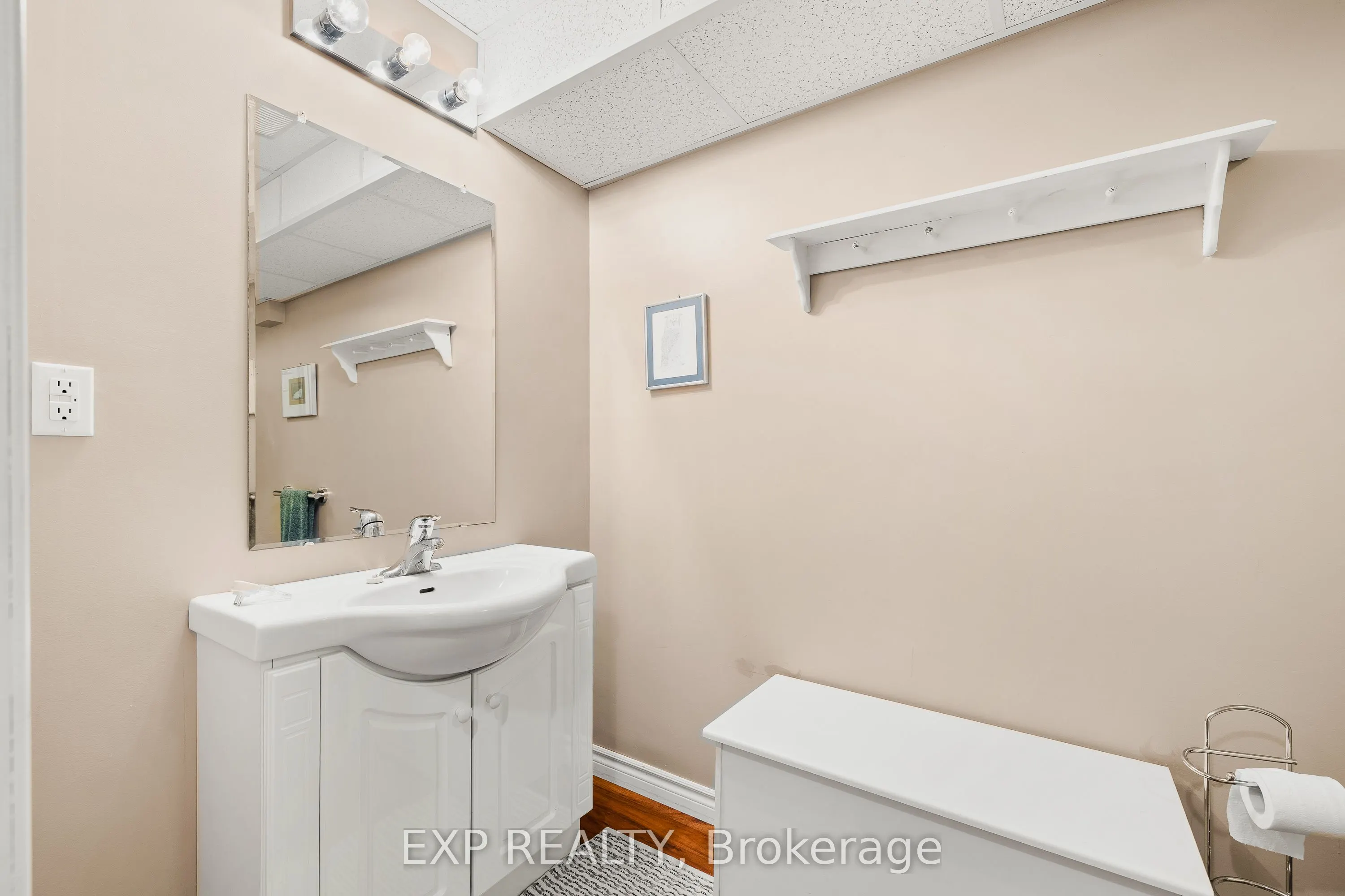 460 Waterloo Street, #2