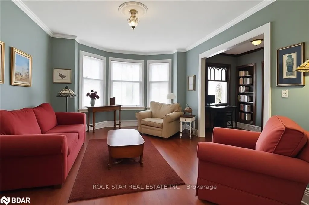 319 Queen Street S, #Main