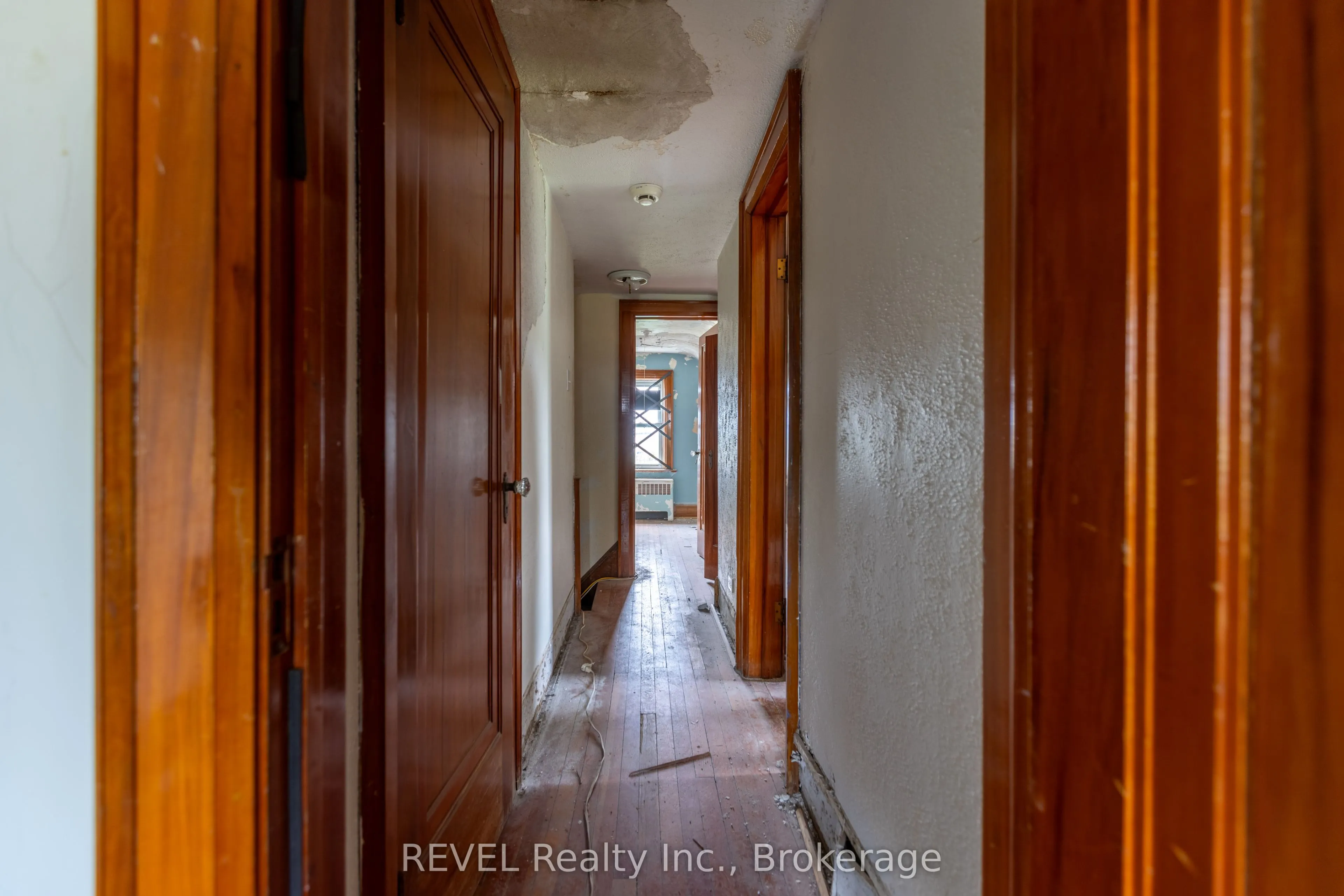 8568 Lundys Lane