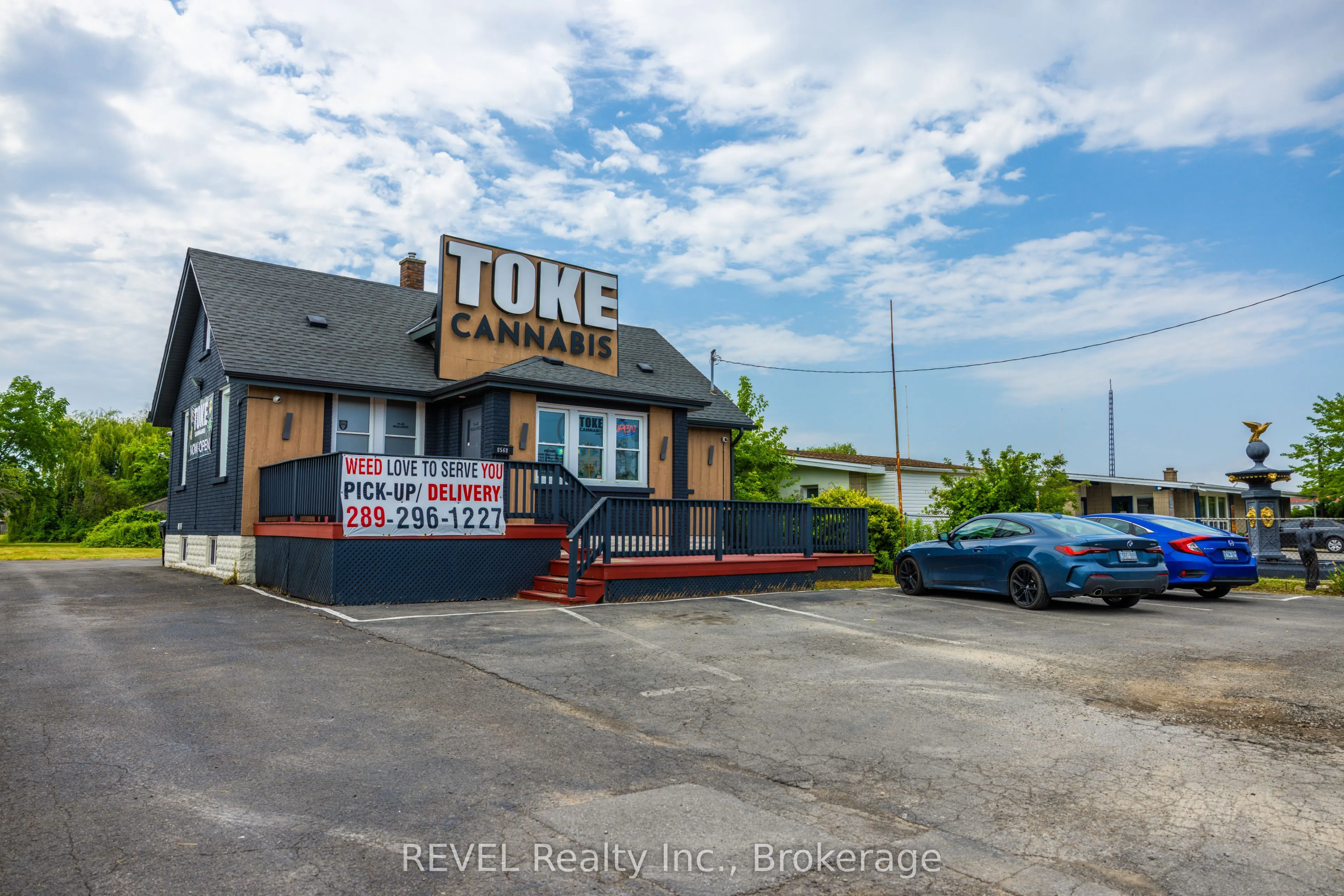 8568 Lundys Lane