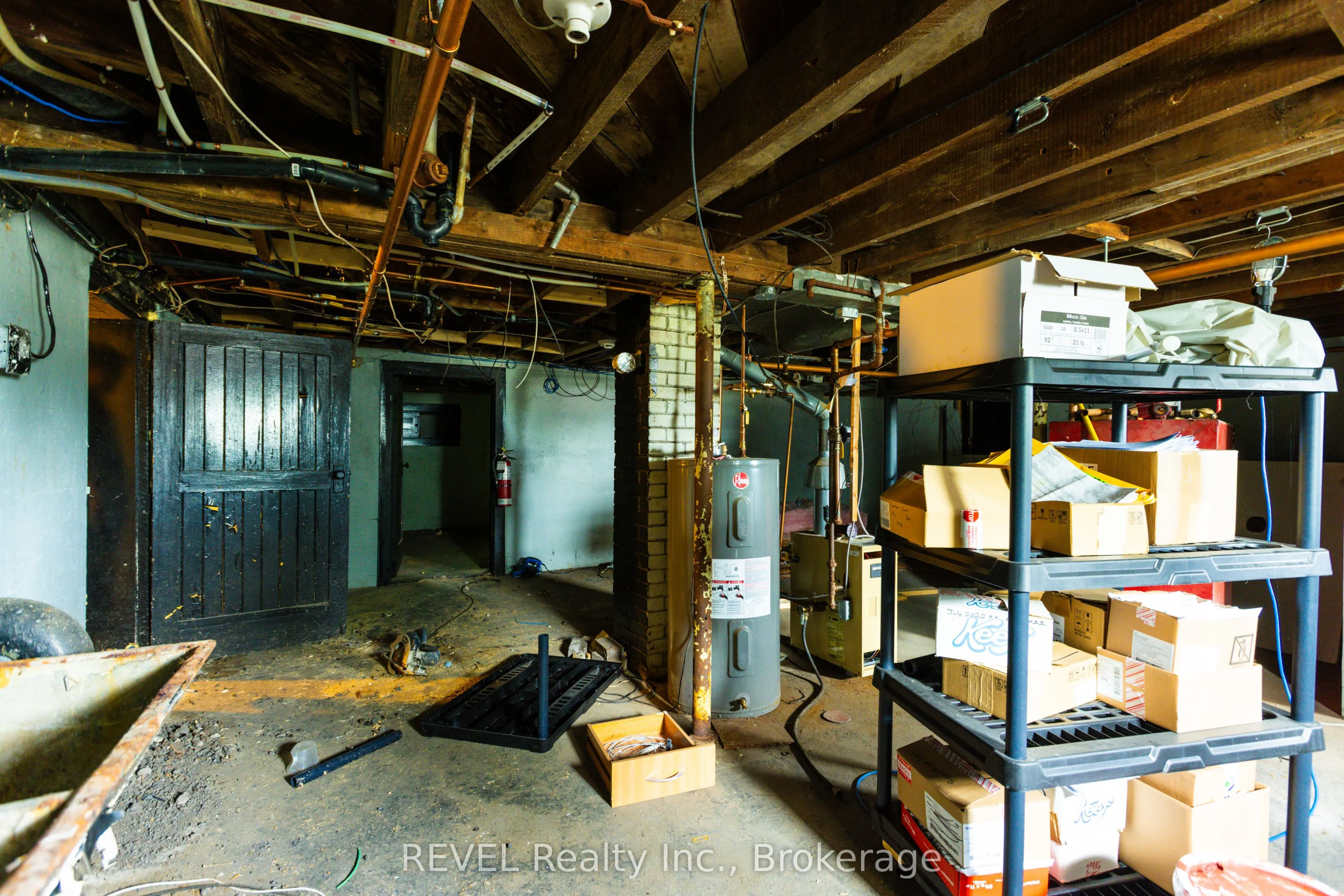 8568 Lundys Lane