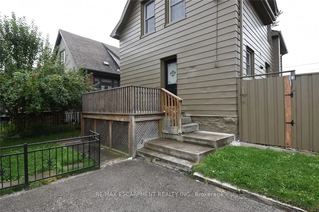 133 Fennell Avenue E
