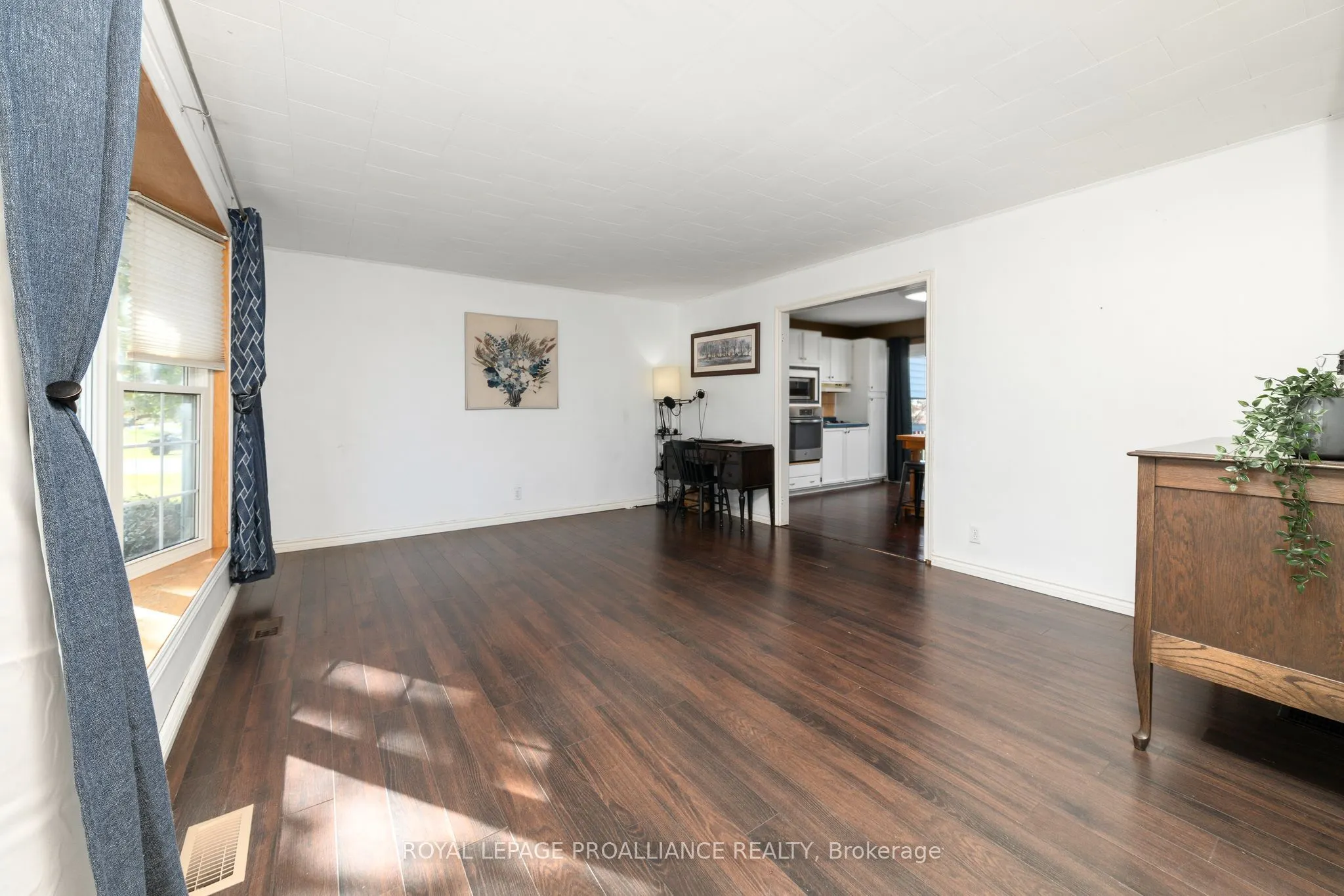 1067 AIRPORT Parkway