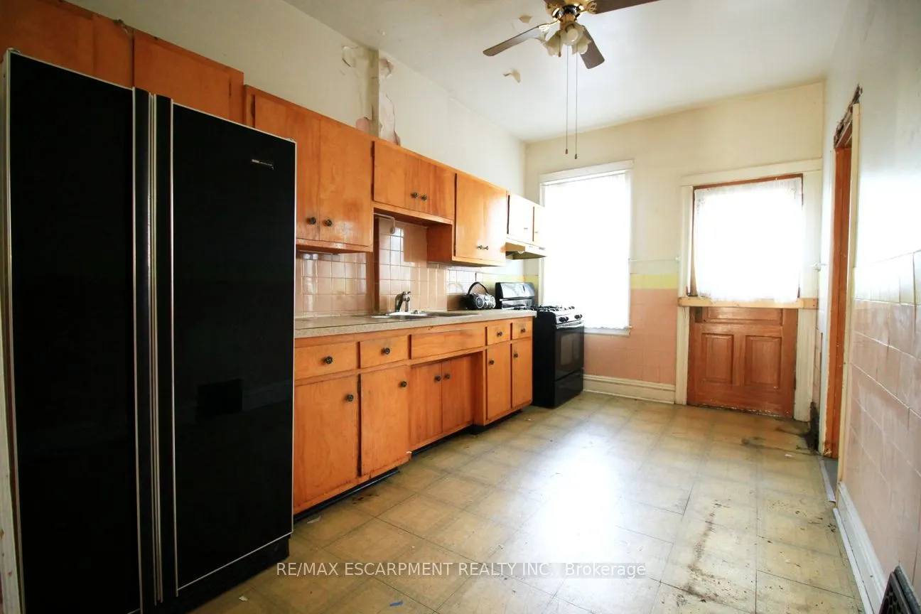 112 Kensington Avenue N