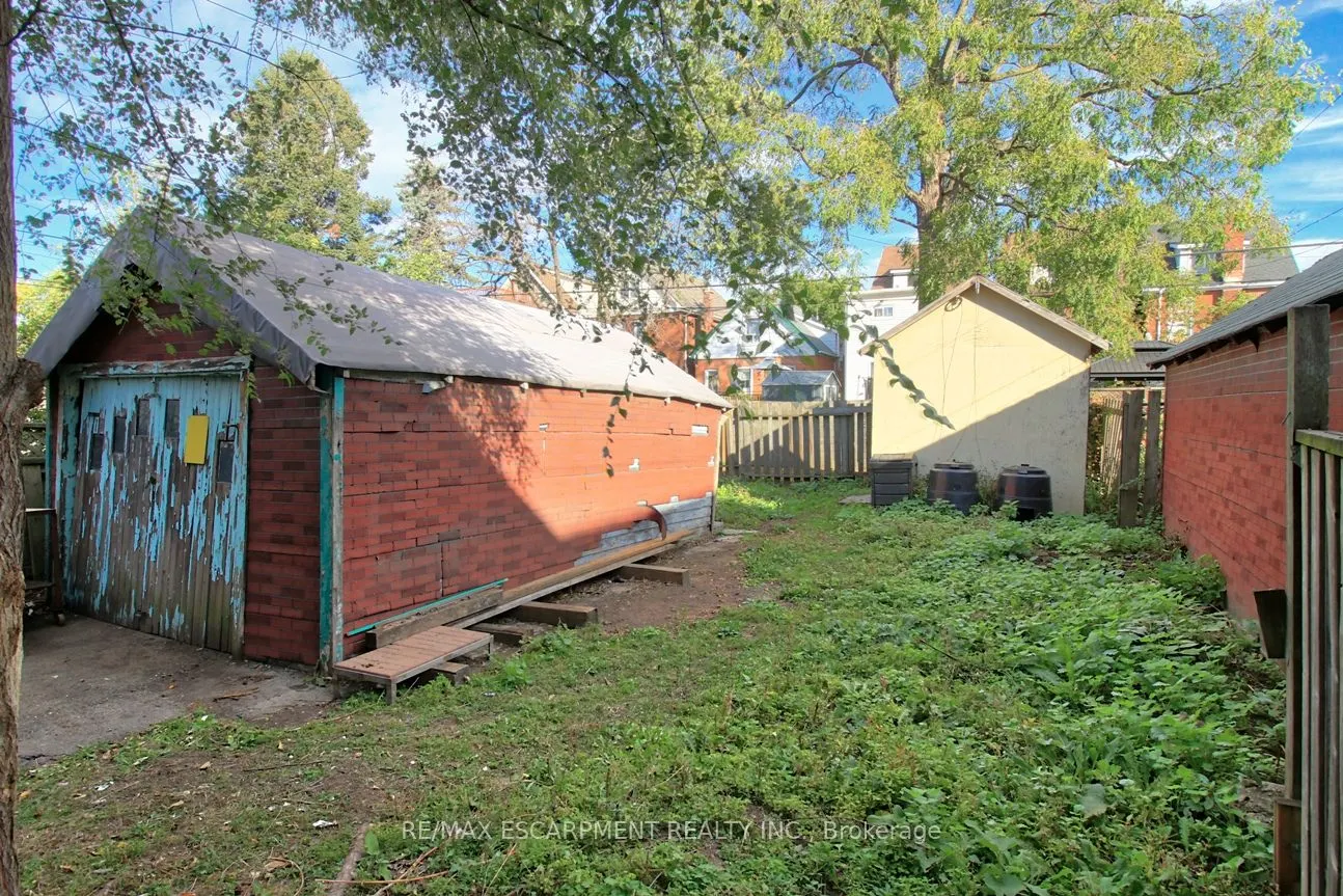 112 Kensington Avenue N