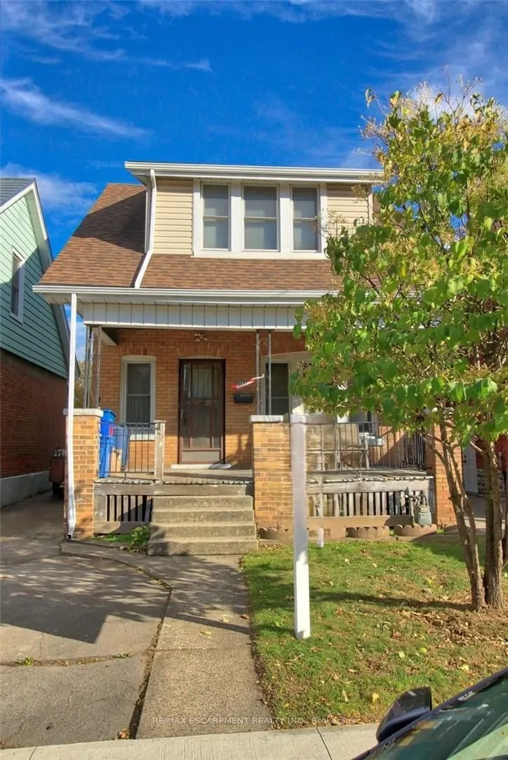 112 Kensington Avenue N