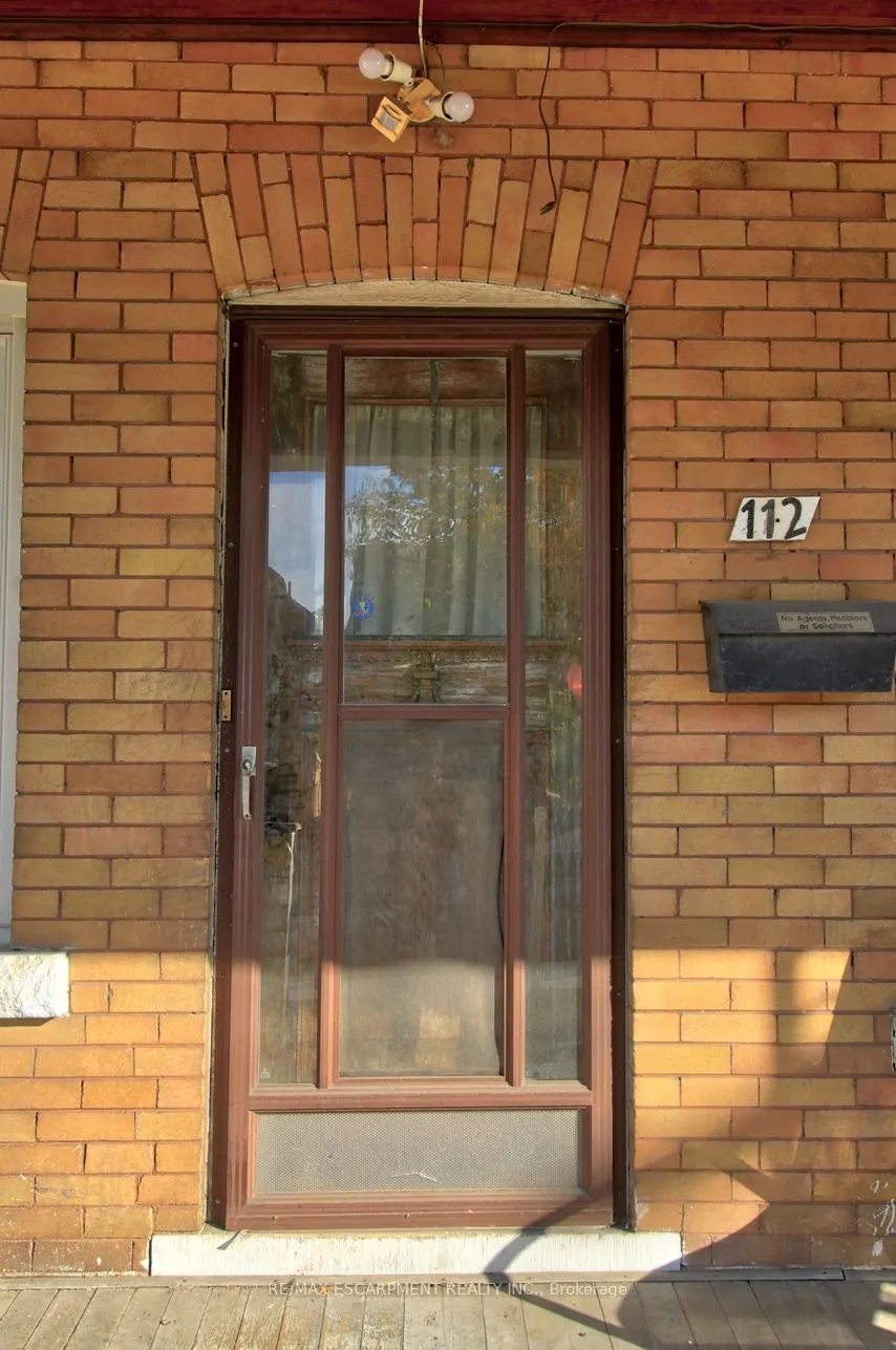112 Kensington Avenue N