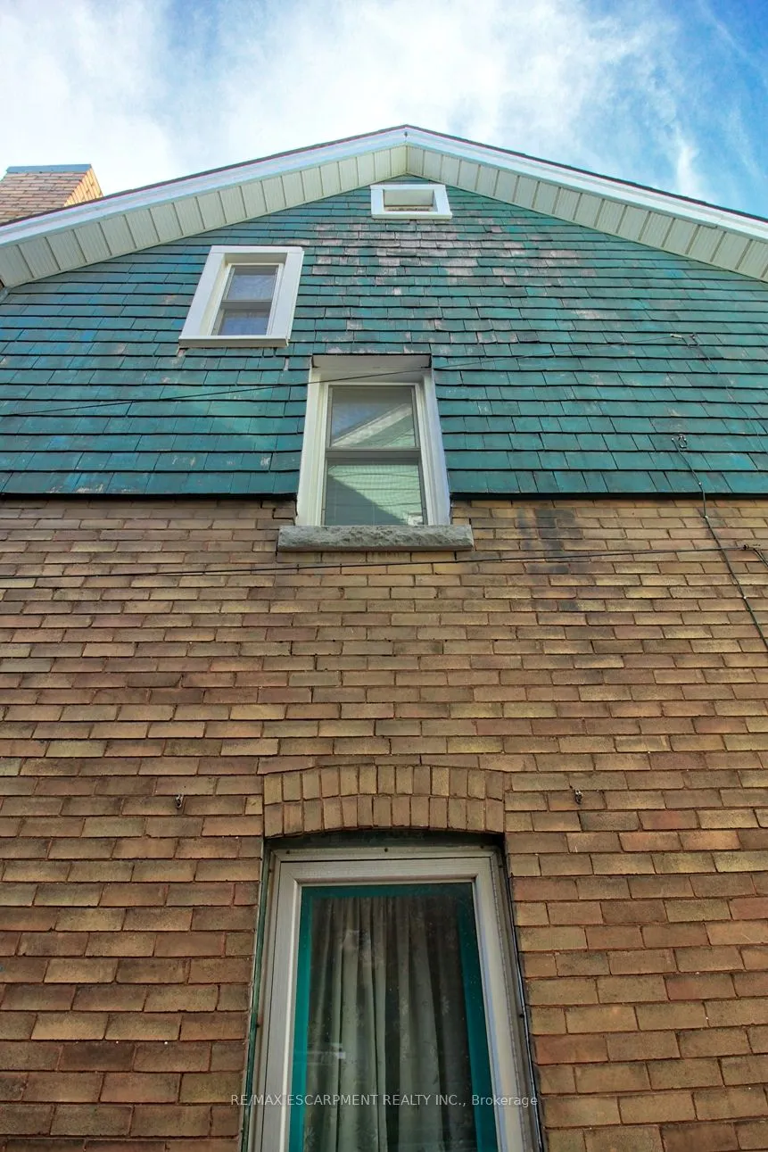112 Kensington Avenue N