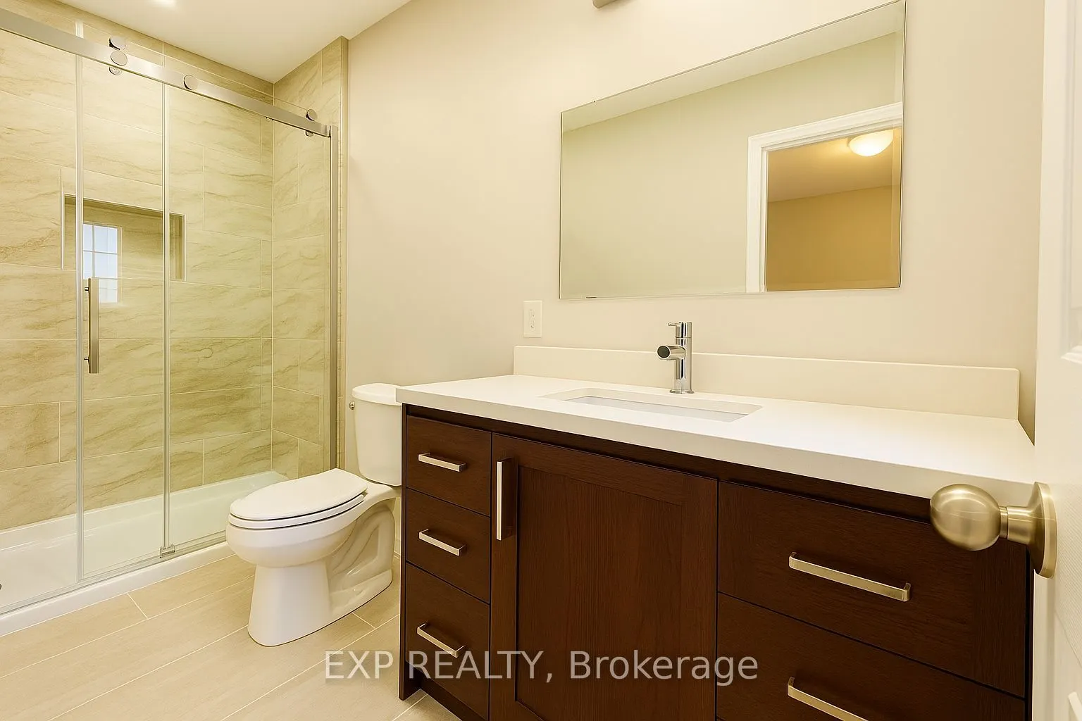 6 Upper Mercer Street E, #B6