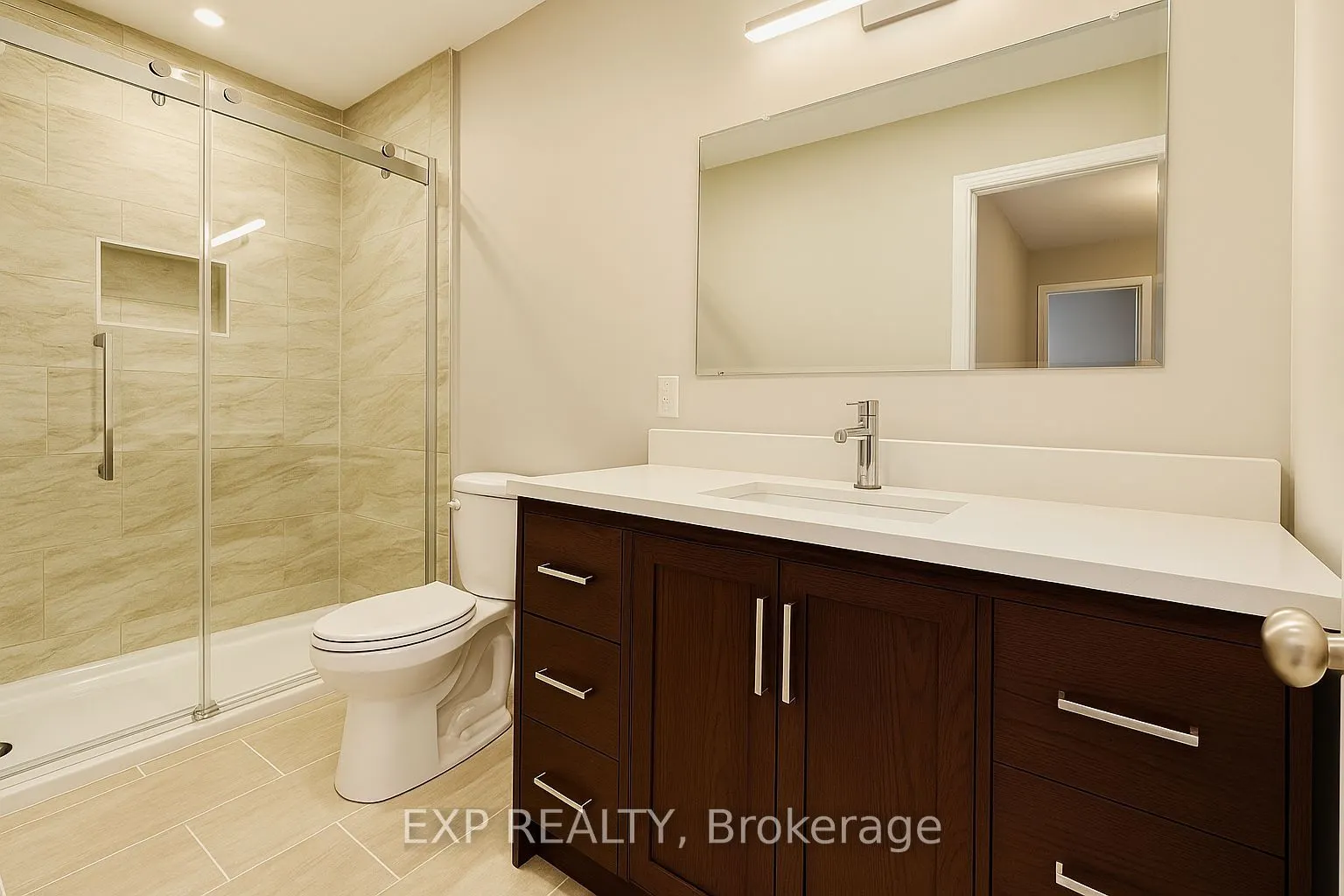6 Upper Mercer Street E, #B6