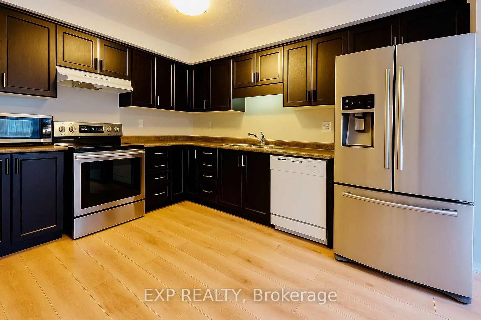 6 Upper Mercer Street E, #B6
