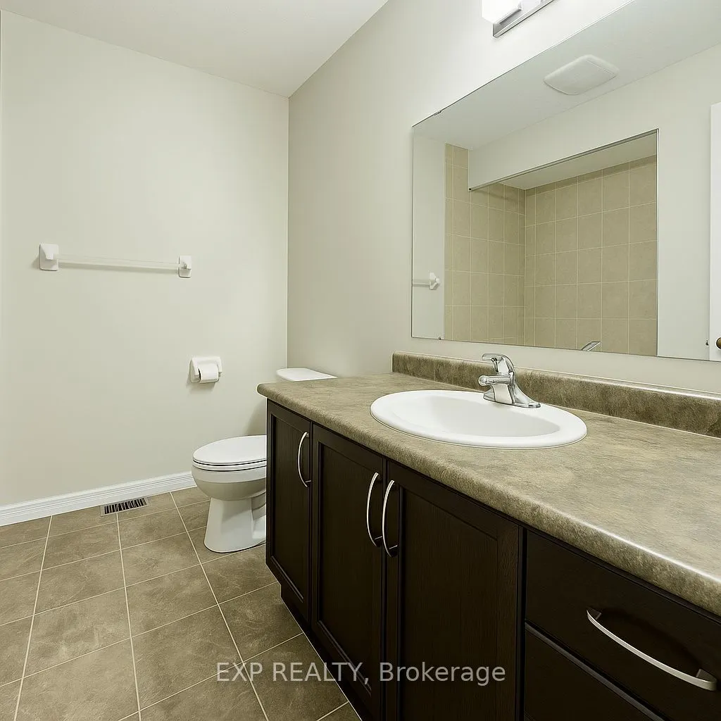 6 Upper Mercer Street E, #B6