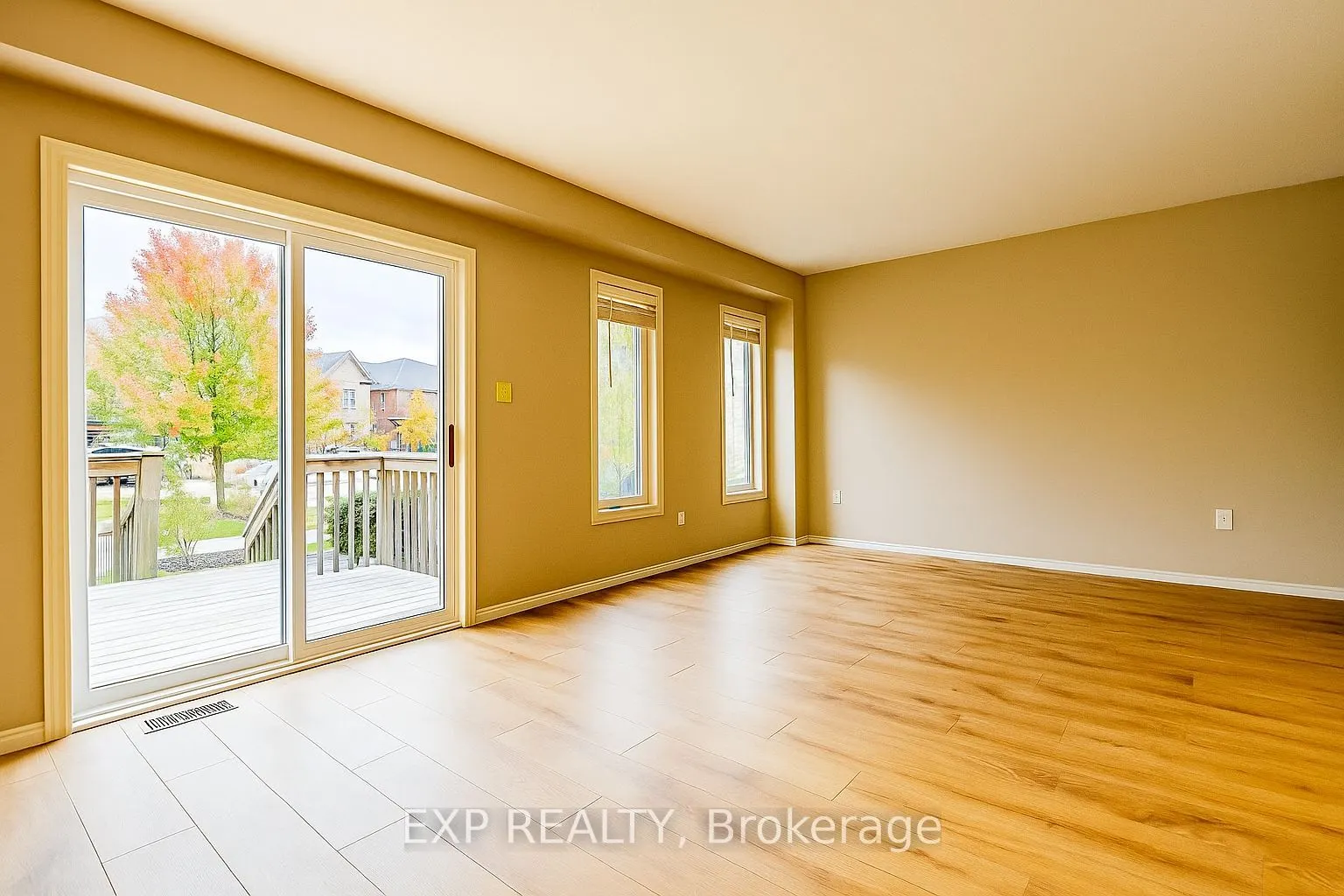 6 Upper Mercer Street E, #B6