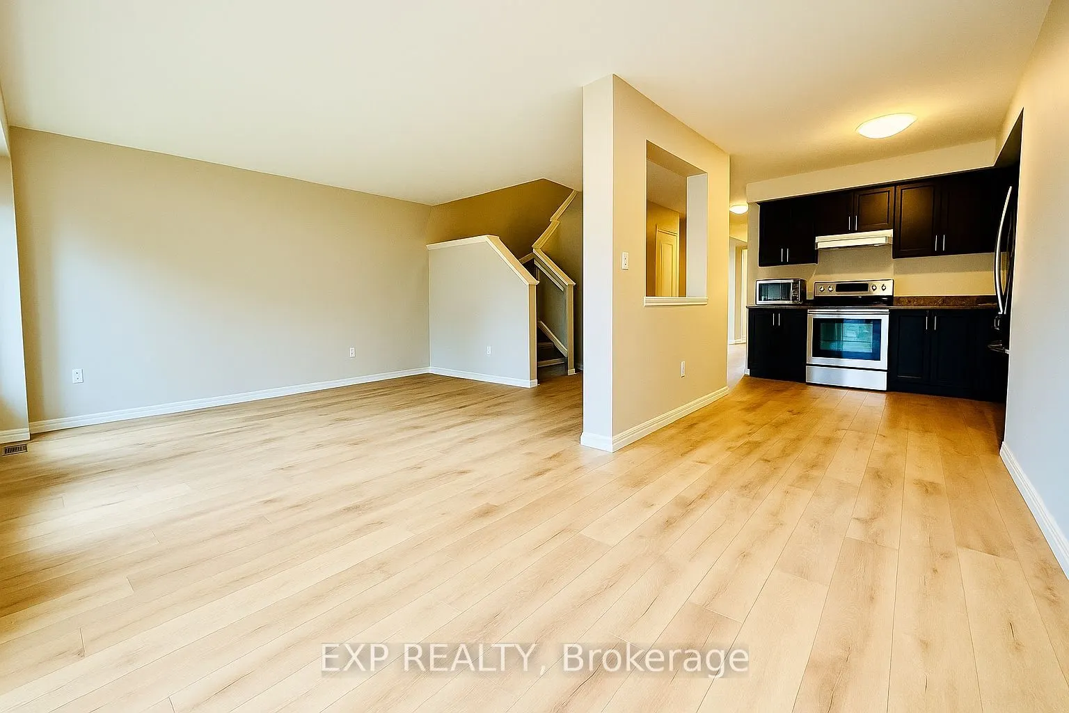 6 Upper Mercer Street E, #B6