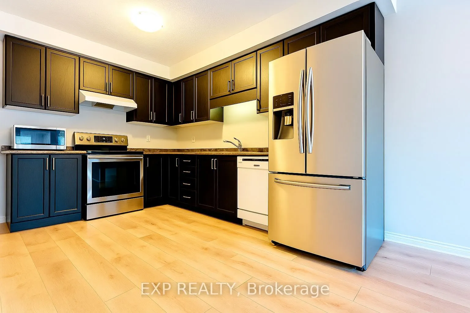 6 Upper Mercer Street E, #B6
