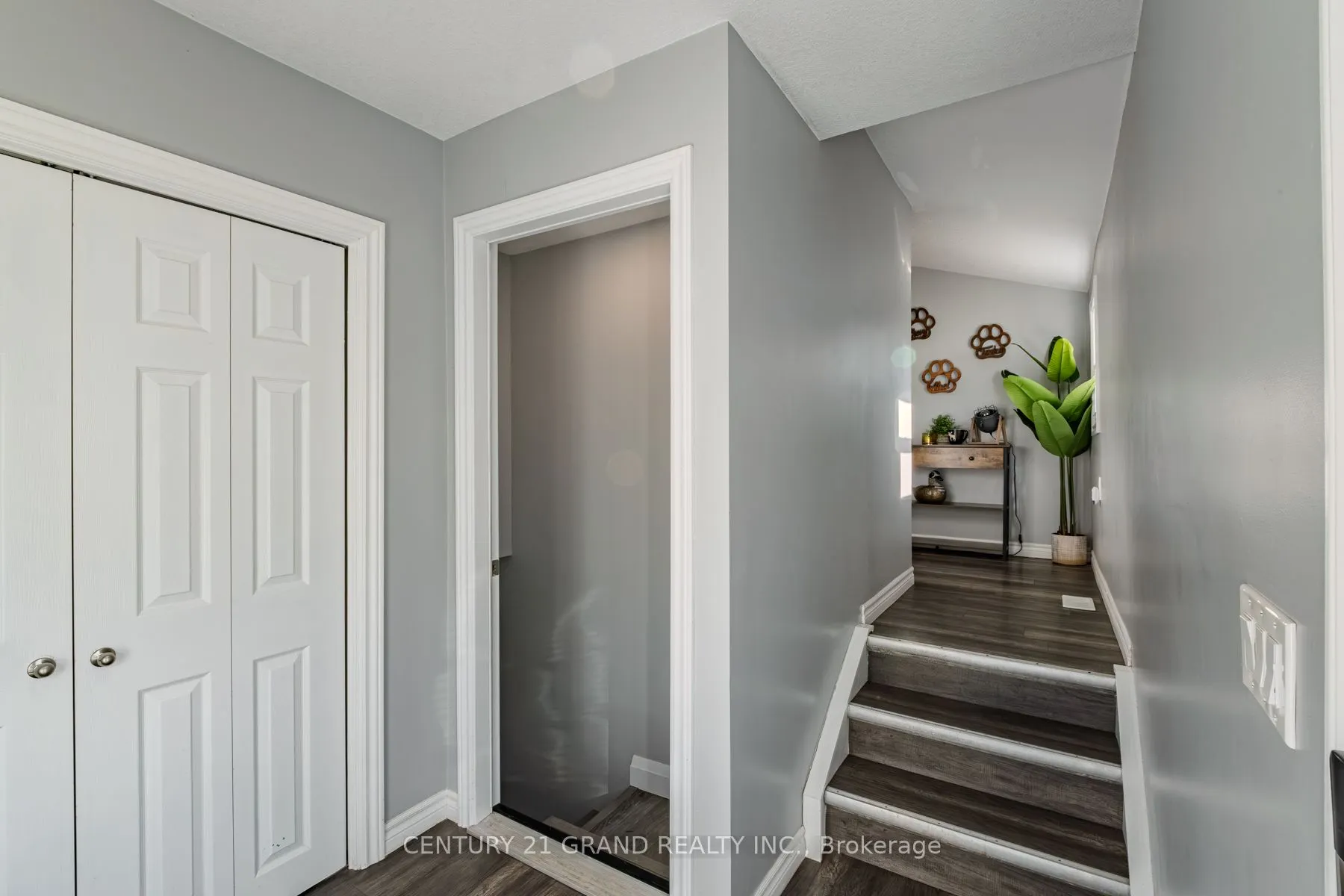 233 Oakland Road