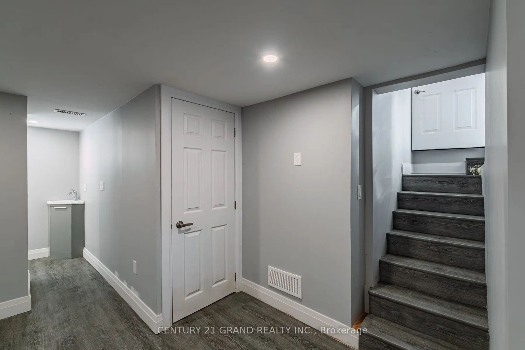 233 Oakland Road