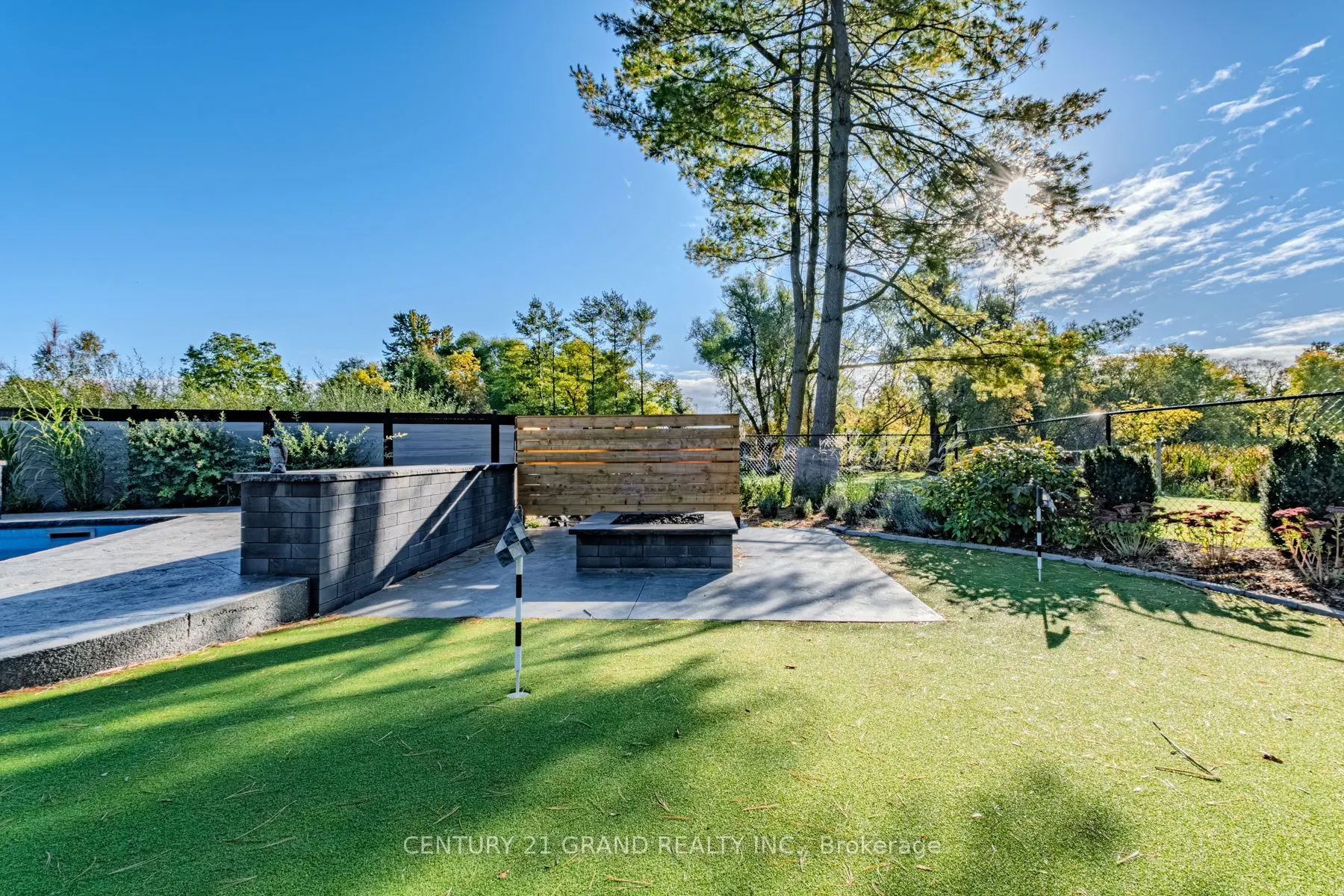 233 Oakland Road