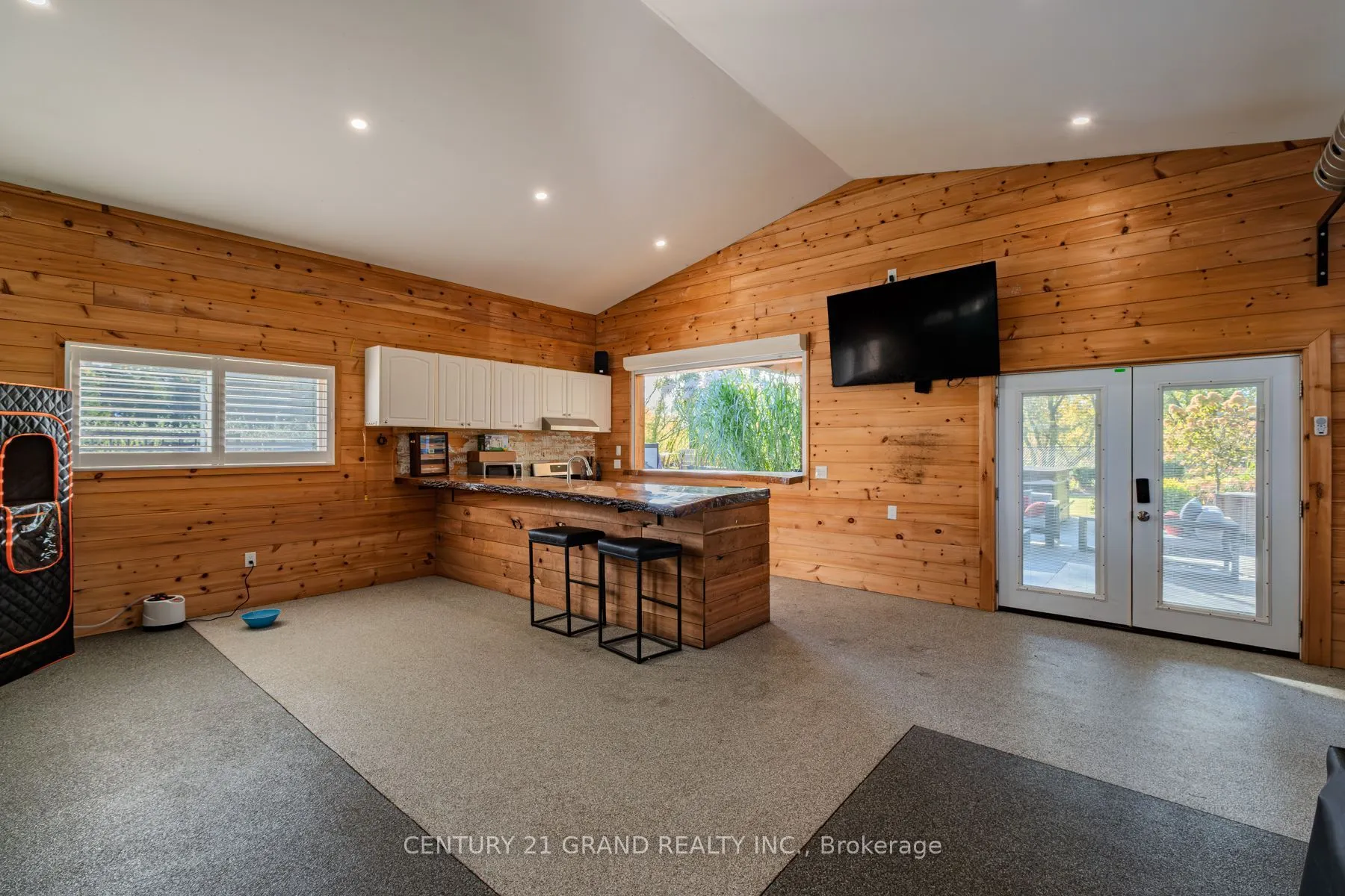 233 Oakland Road