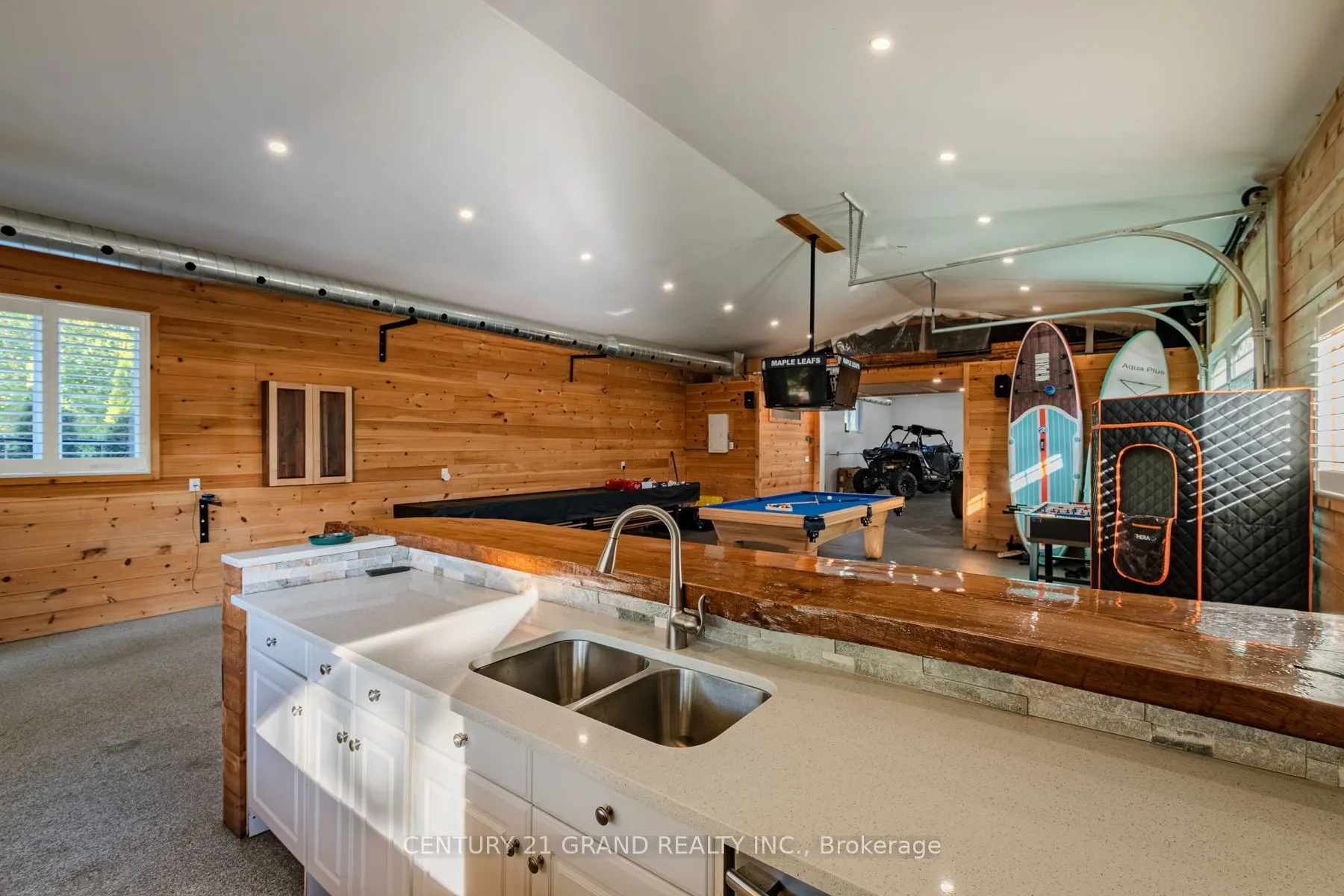 233 Oakland Road
