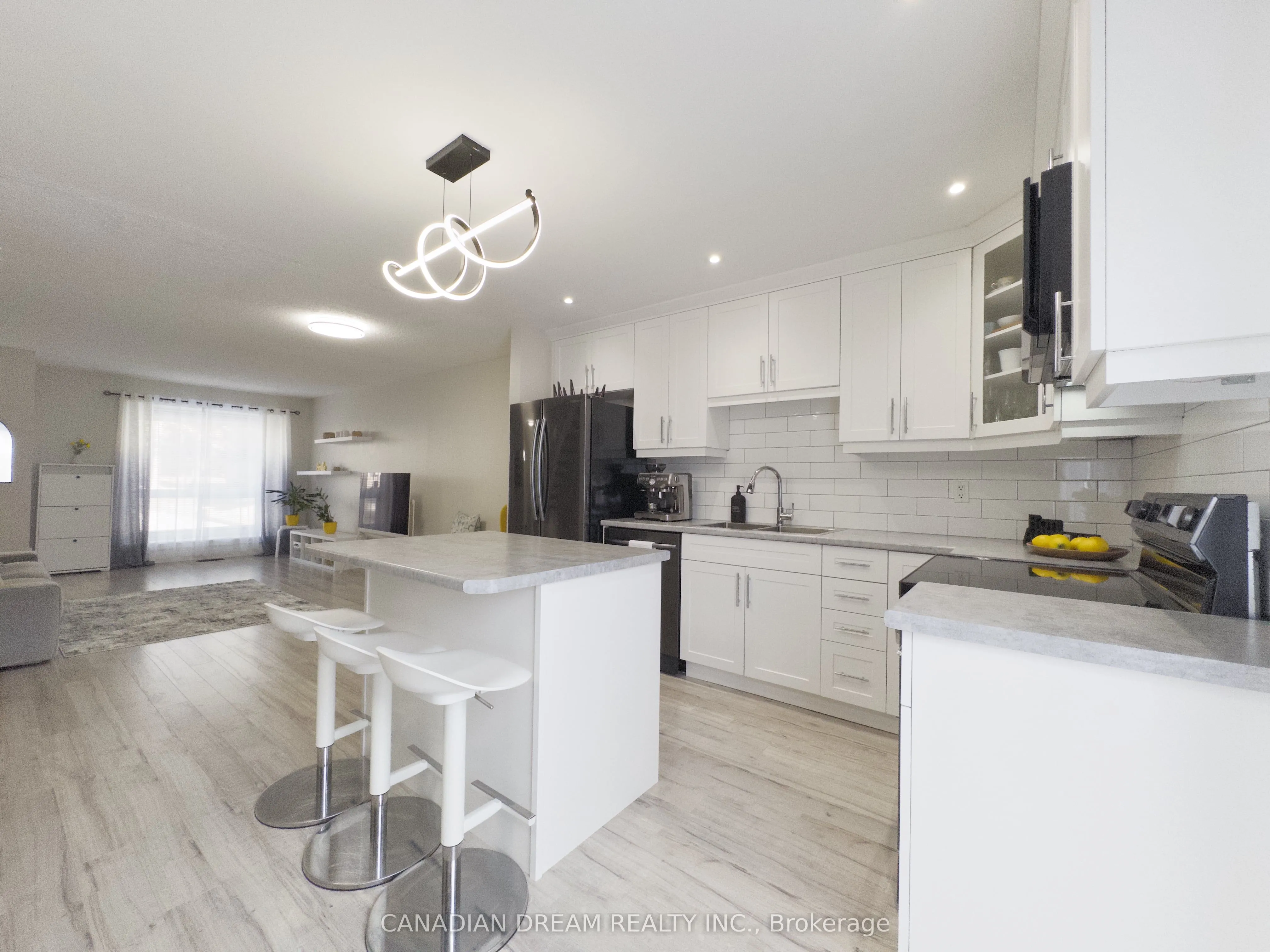 70 Fiddlers Green Road, #82