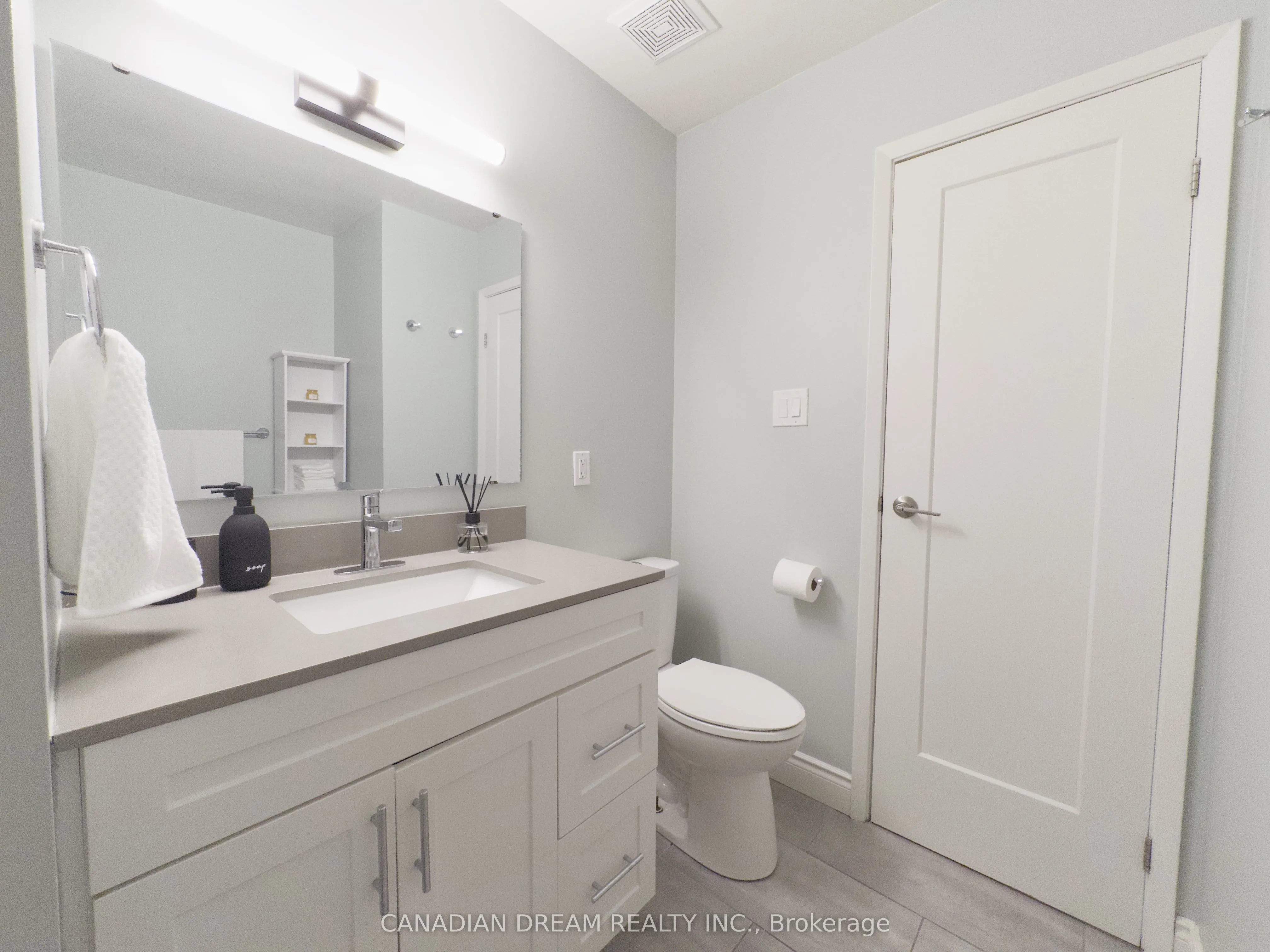 70 Fiddlers Green Road, #82