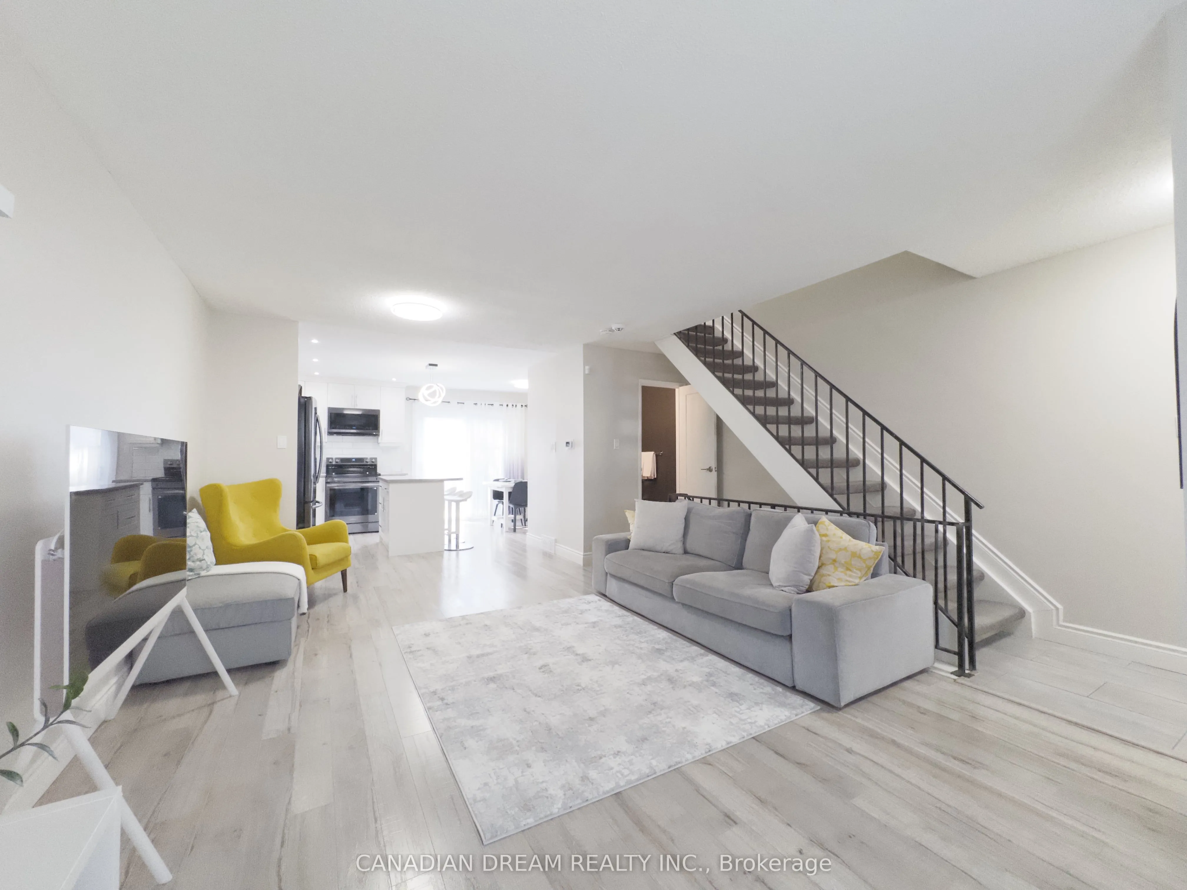 70 Fiddlers Green Road, #82
