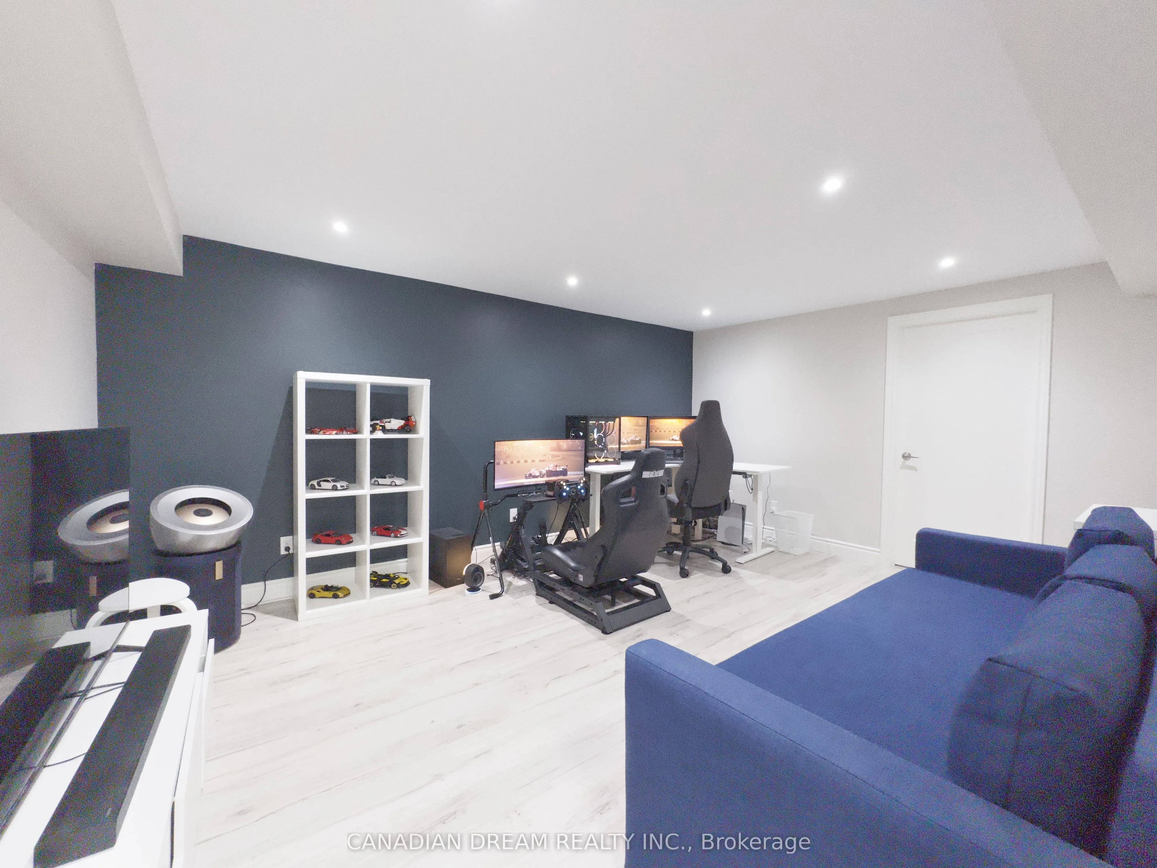 70 Fiddlers Green Road, #82
