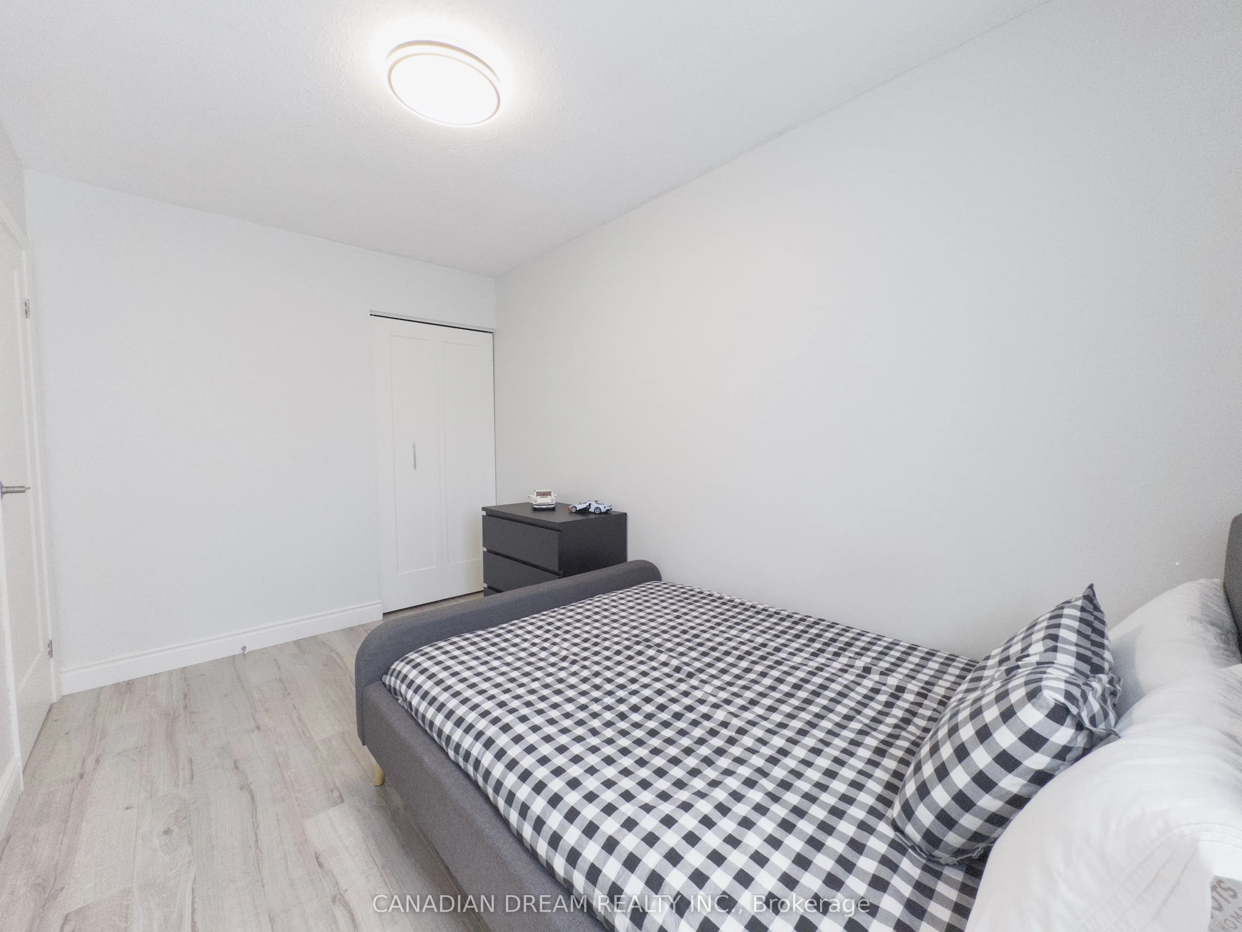 70 Fiddlers Green Road, #82