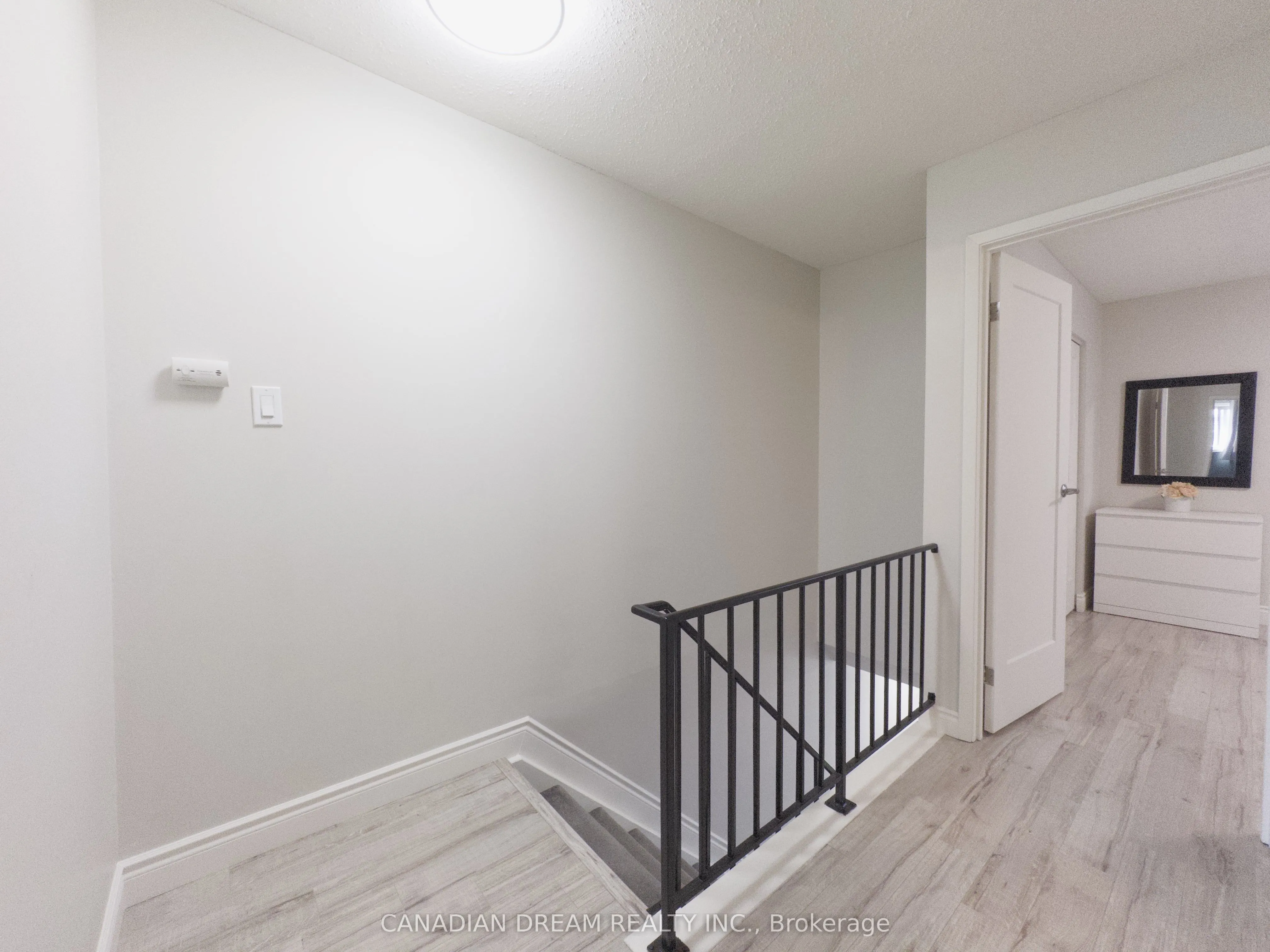 70 Fiddlers Green Road, #82