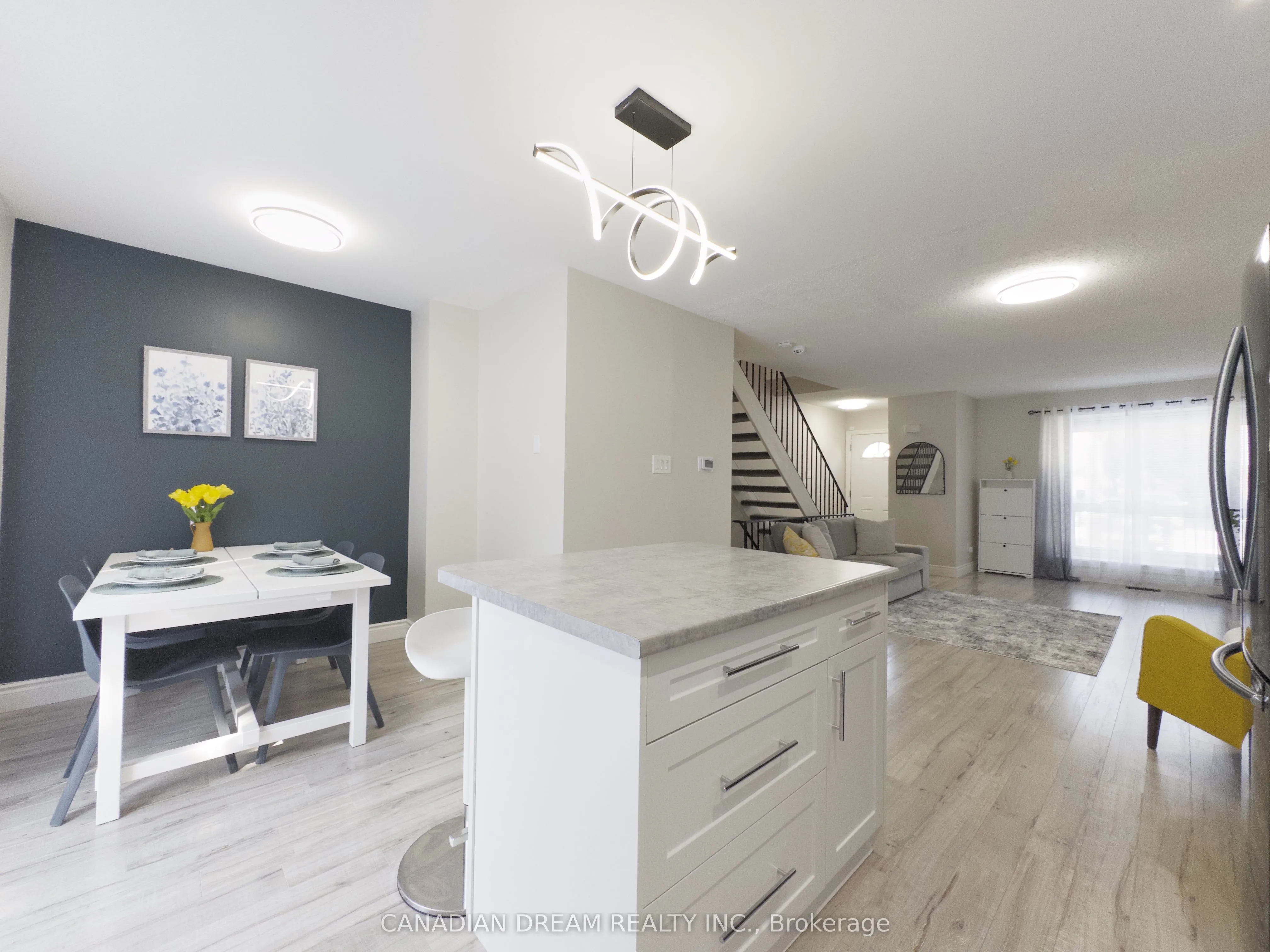 70 Fiddlers Green Road, #82