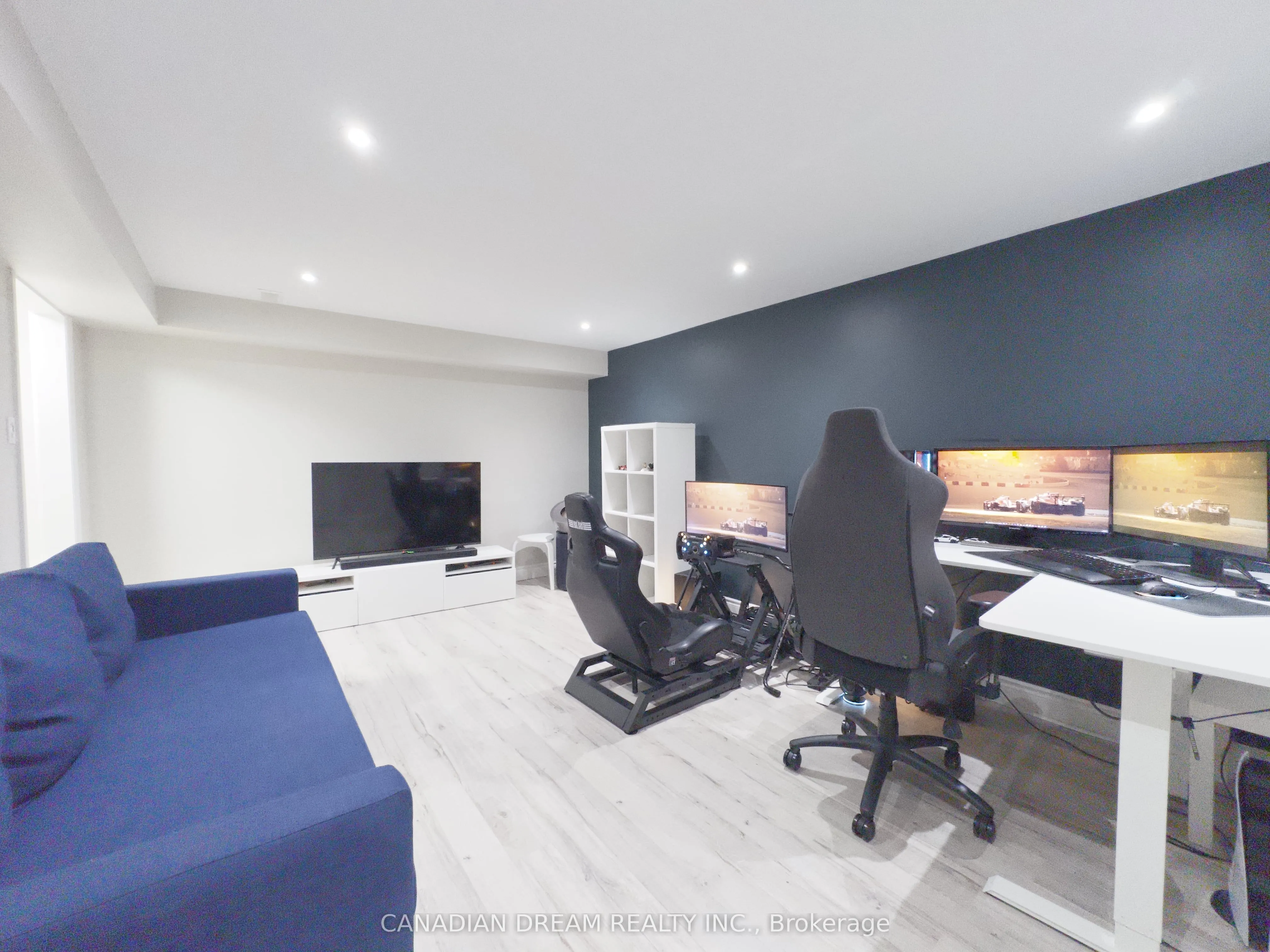 70 Fiddlers Green Road, #82
