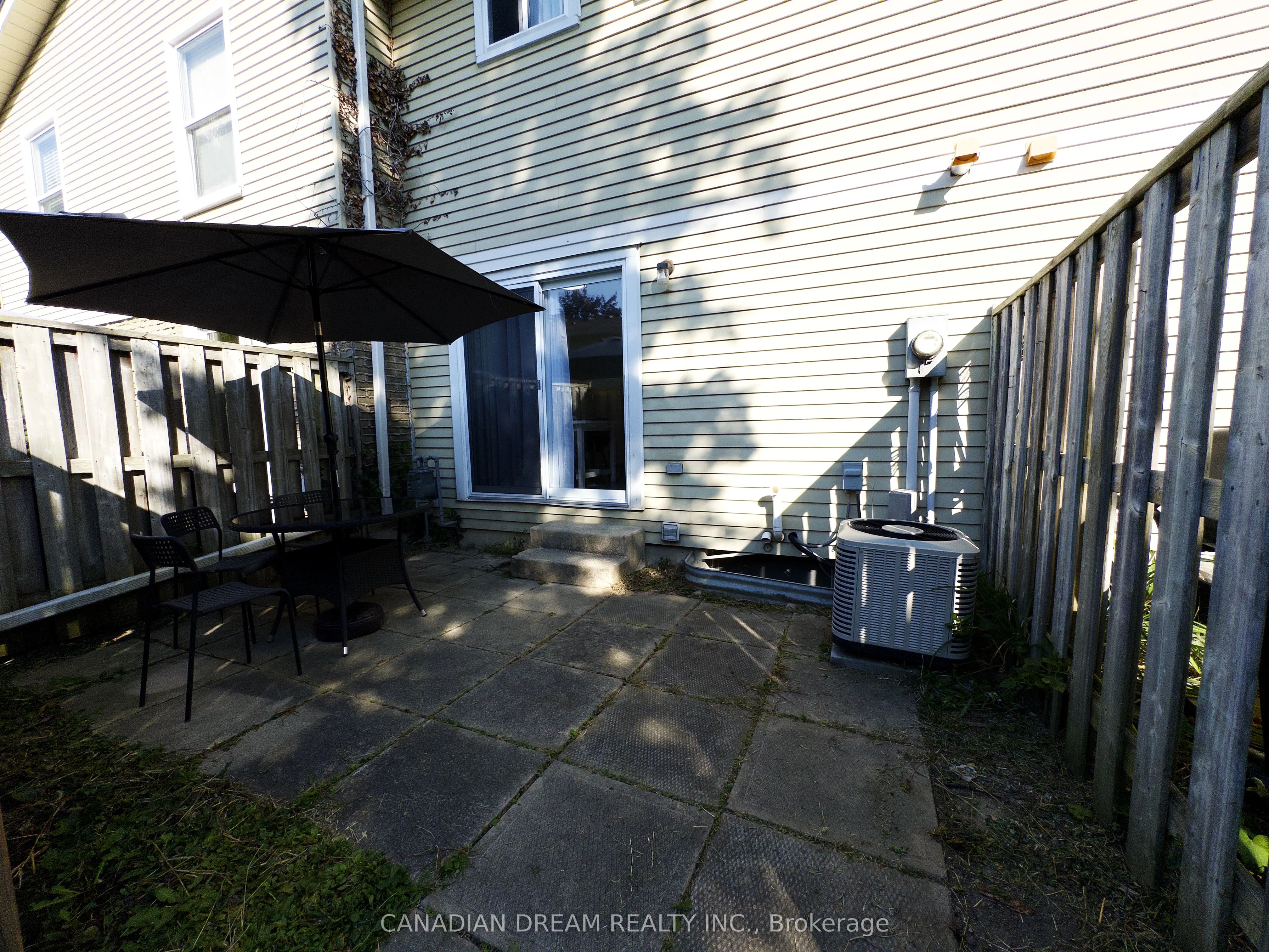 70 Fiddlers Green Road, #82