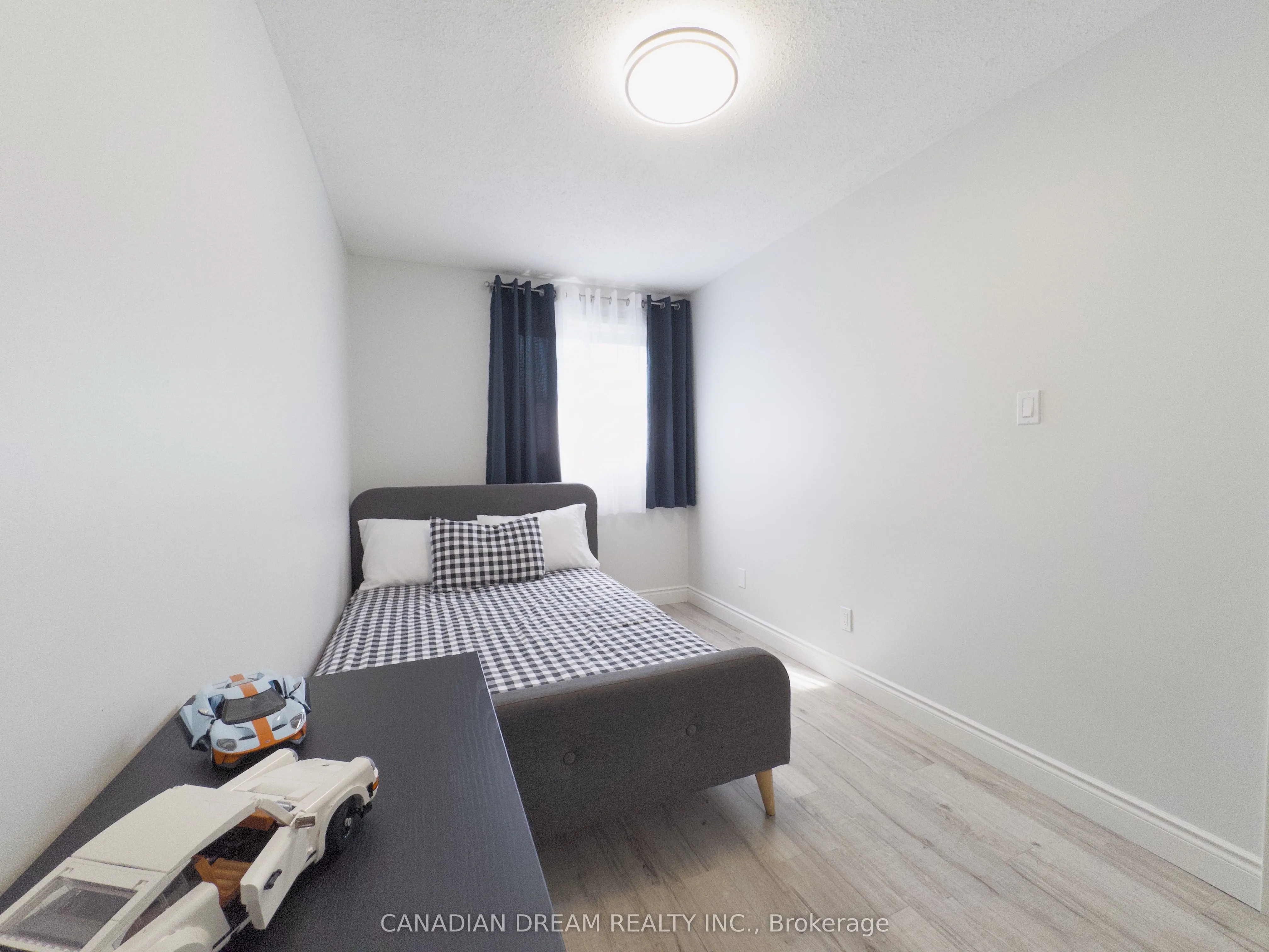 70 Fiddlers Green Road, #82