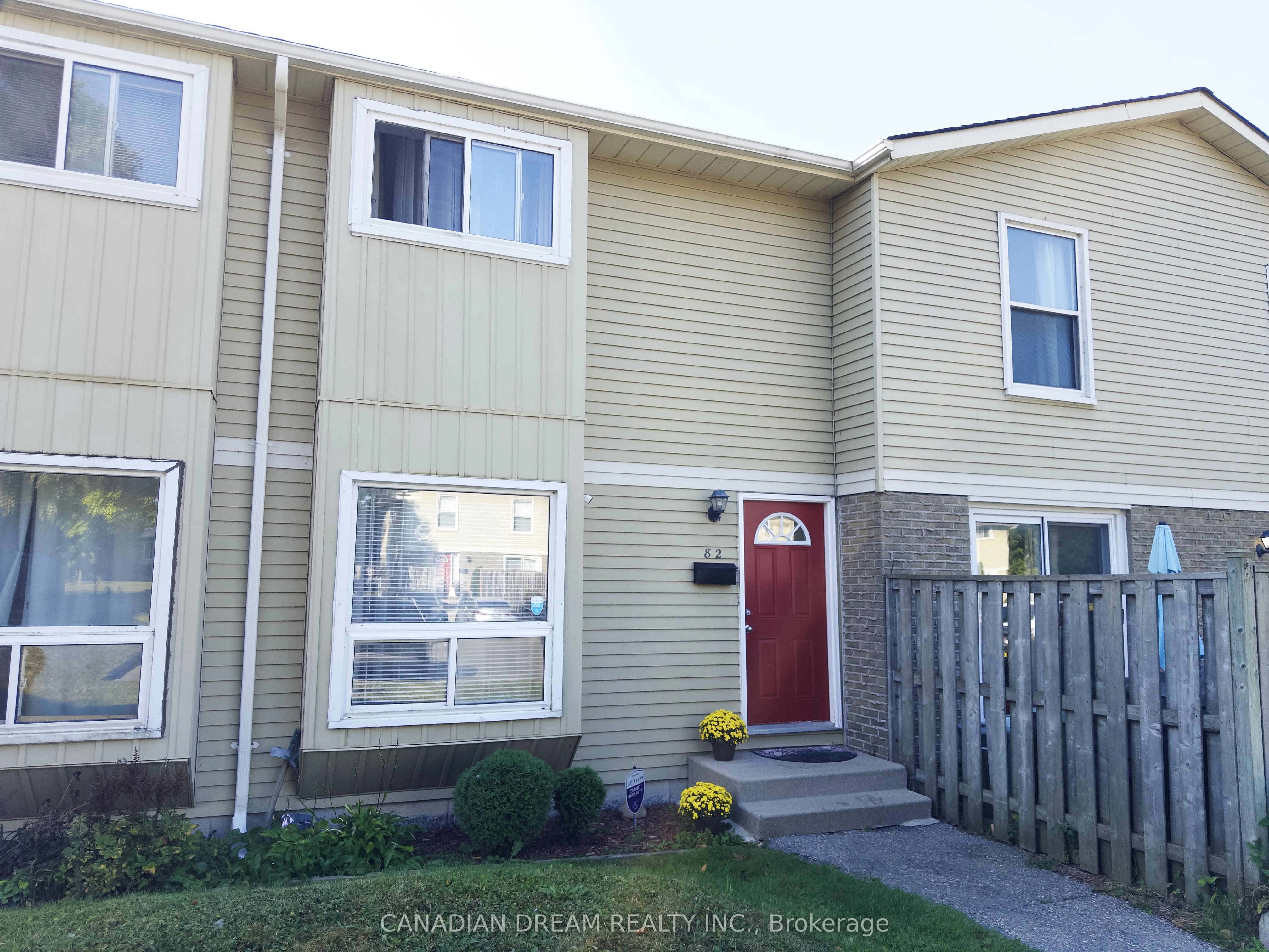 70 Fiddlers Green Road, #82