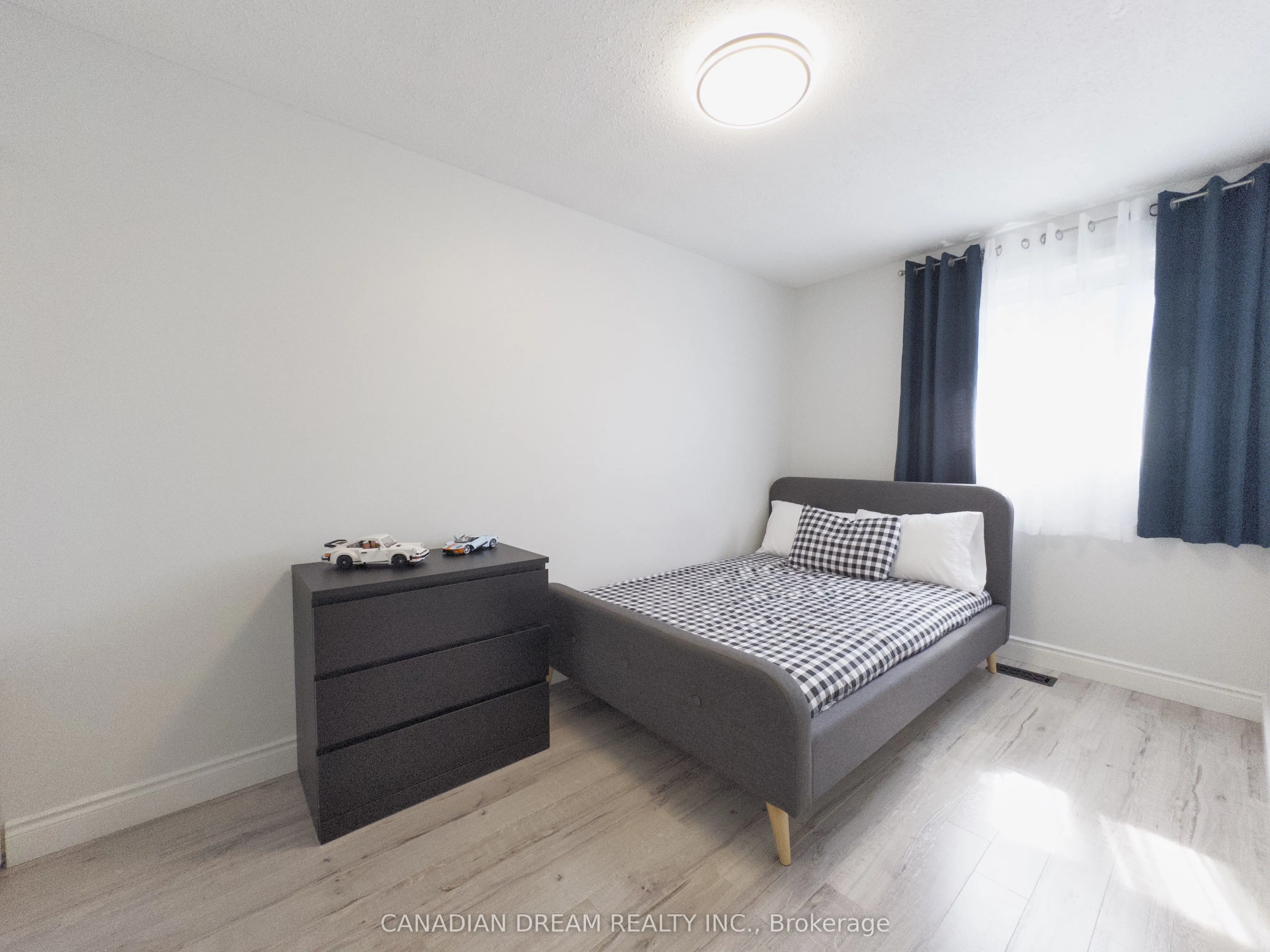 70 Fiddlers Green Road, #82