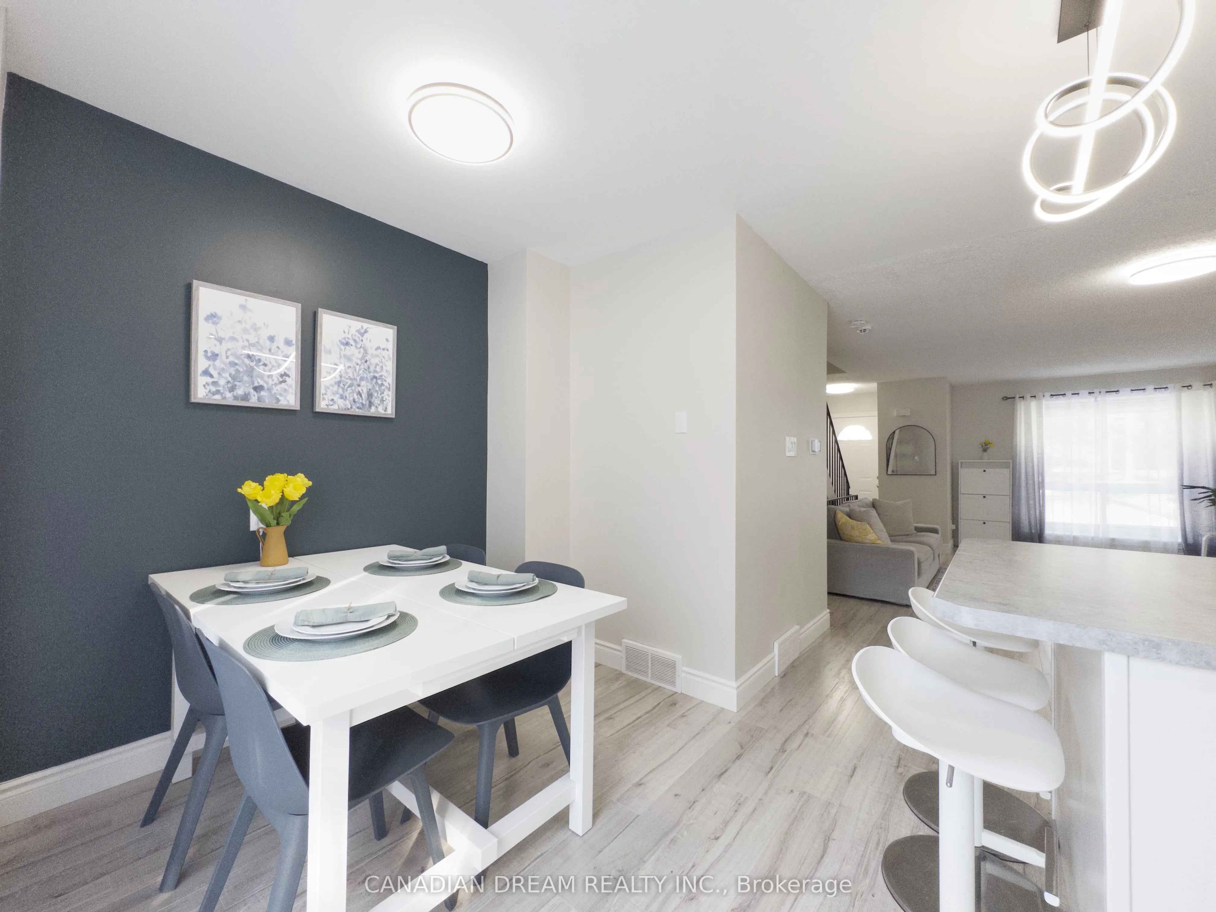 70 Fiddlers Green Road, #82