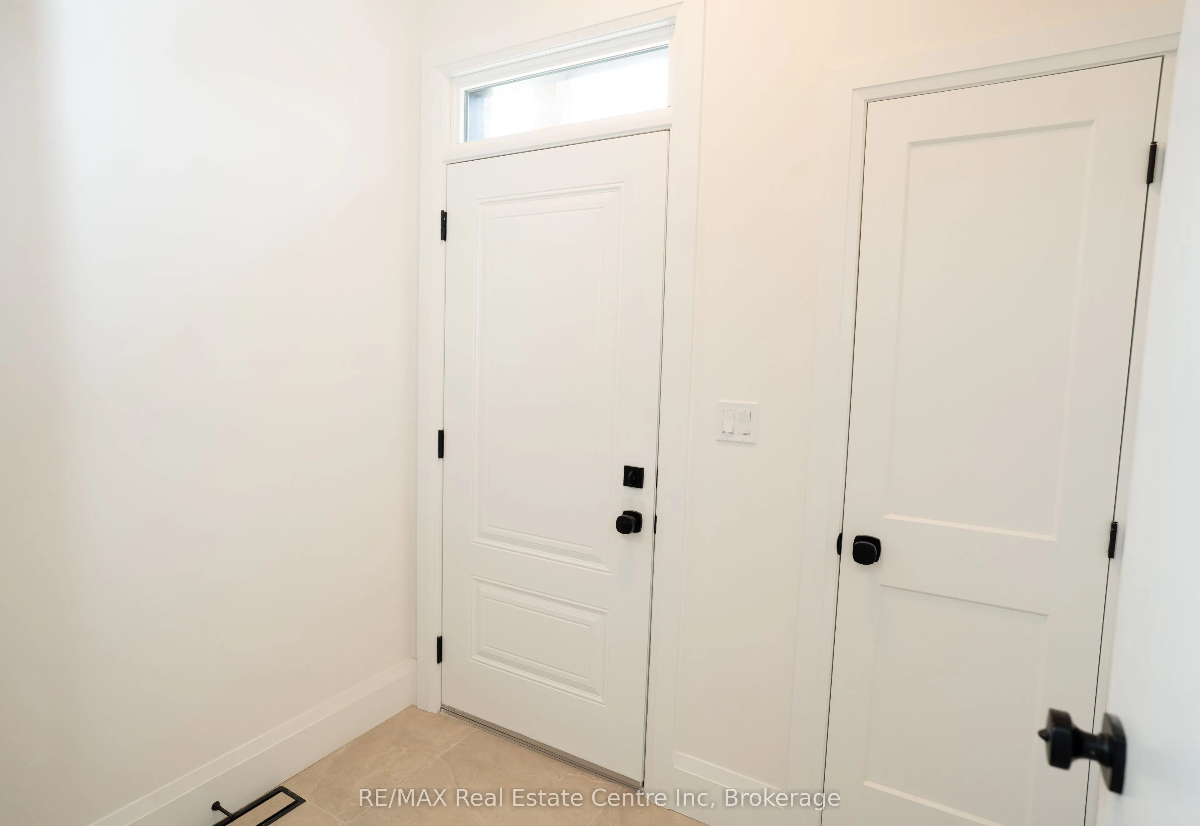 22 Neeve Street, #Lower
