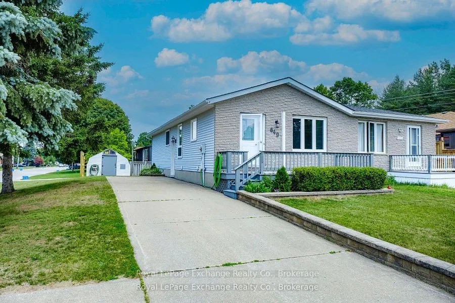 649 LLOYD Street