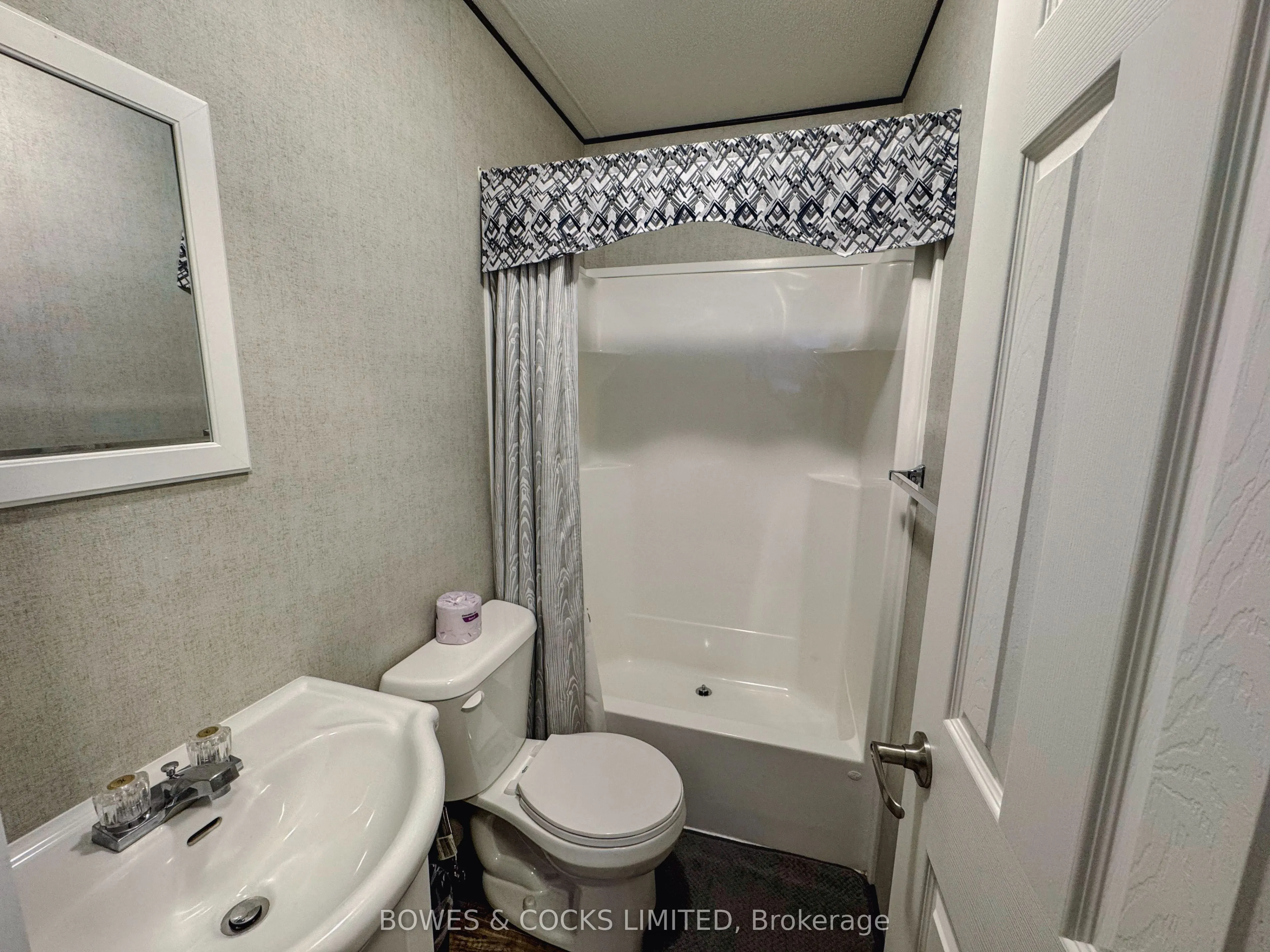 1235 Villers Line, #10 Lambton