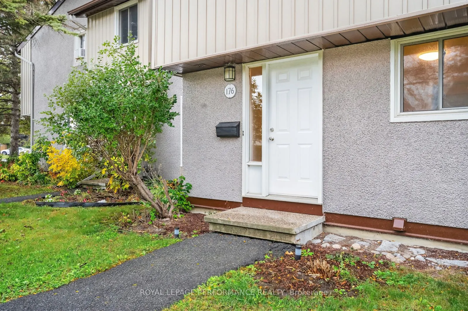 176 Woodfield Drive, #118